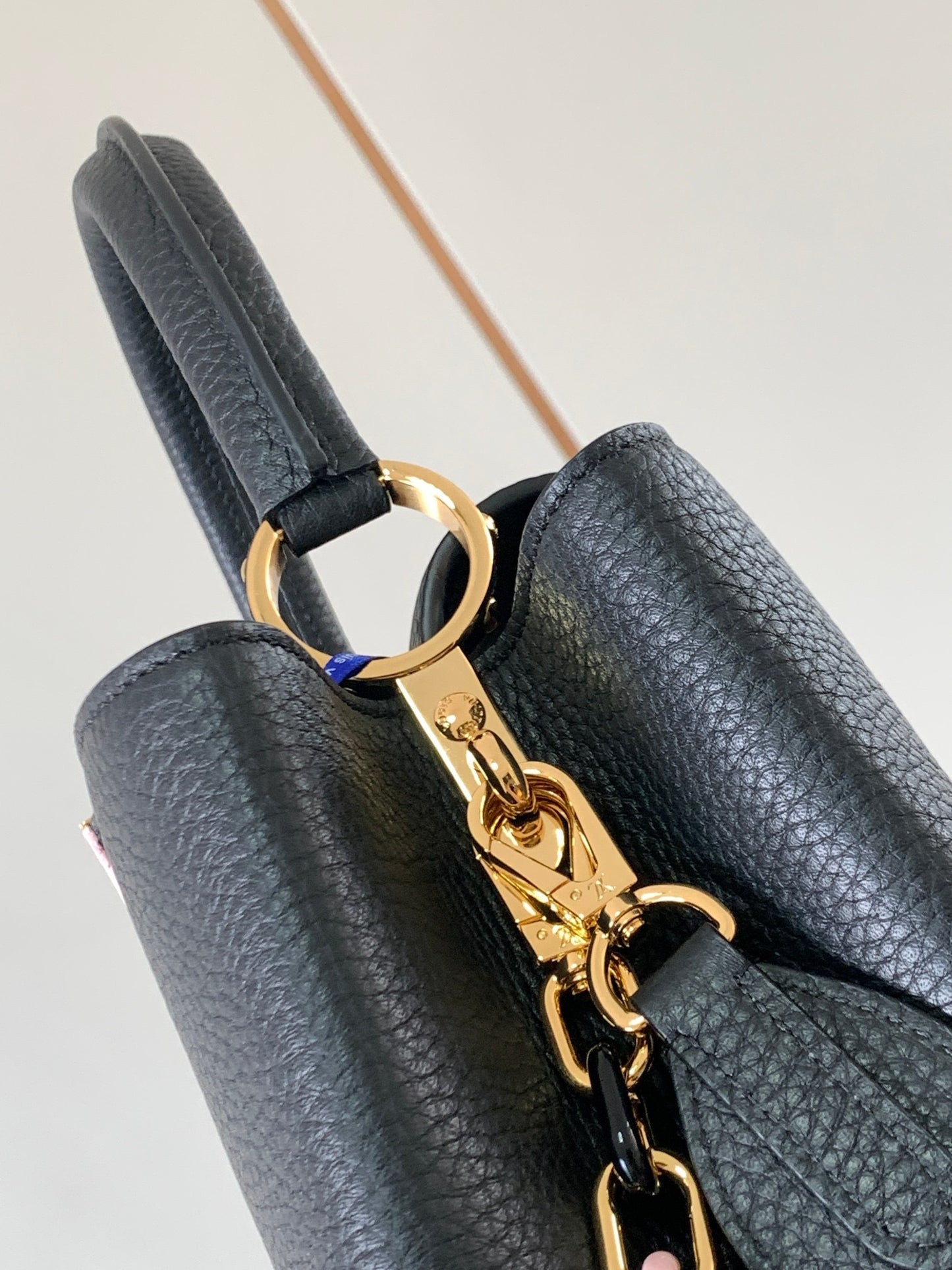 Louis Vuitton Capucines Medium Bag In Black