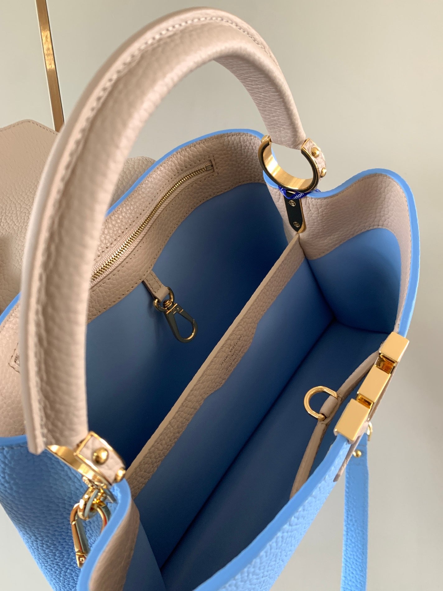 Louis Vuitton Capucines Medium Bag In Sky Blue With Beige Handle