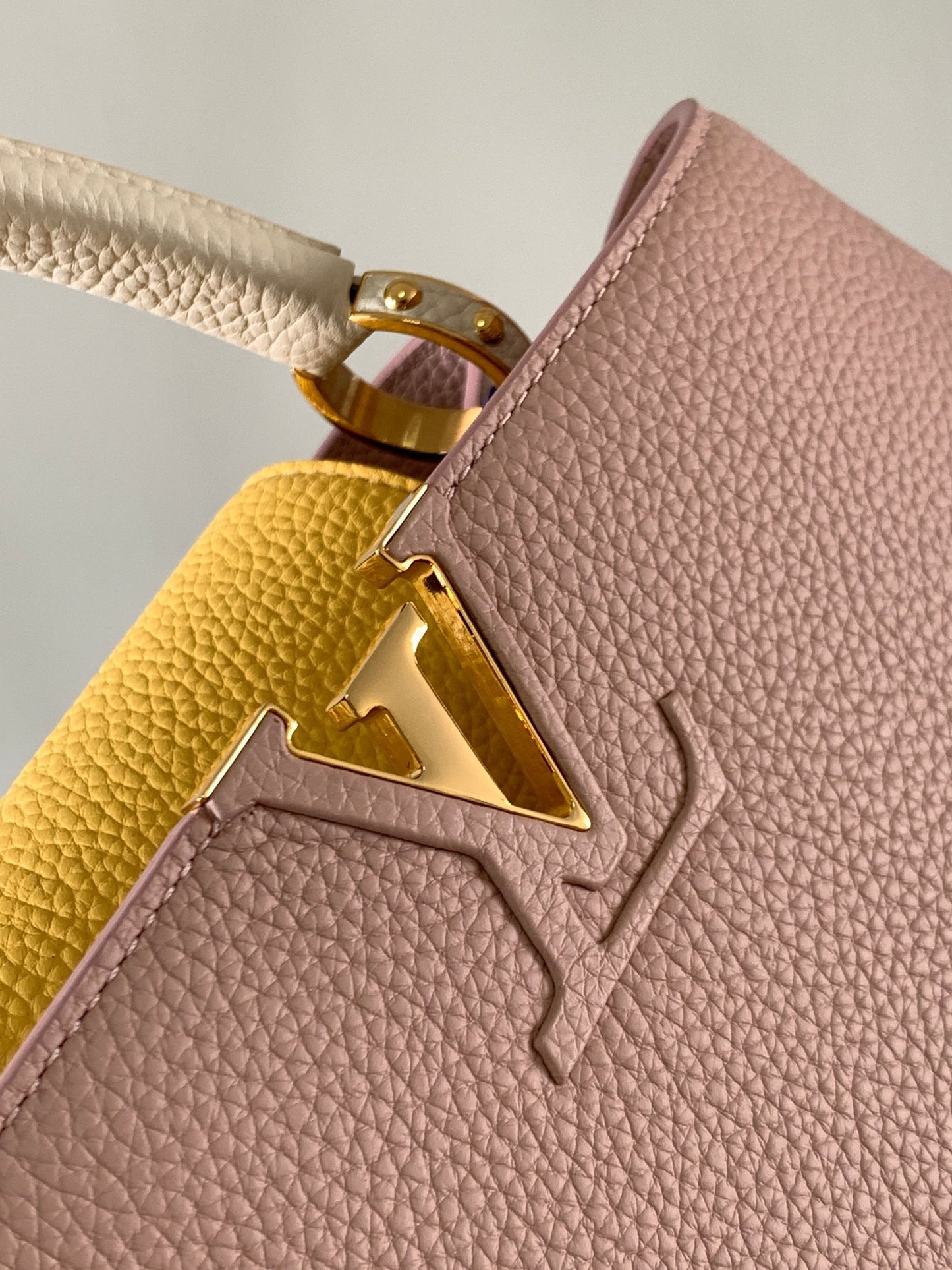 Louis Vuitton Capucines Medium Bag In Pink With Beige Handle