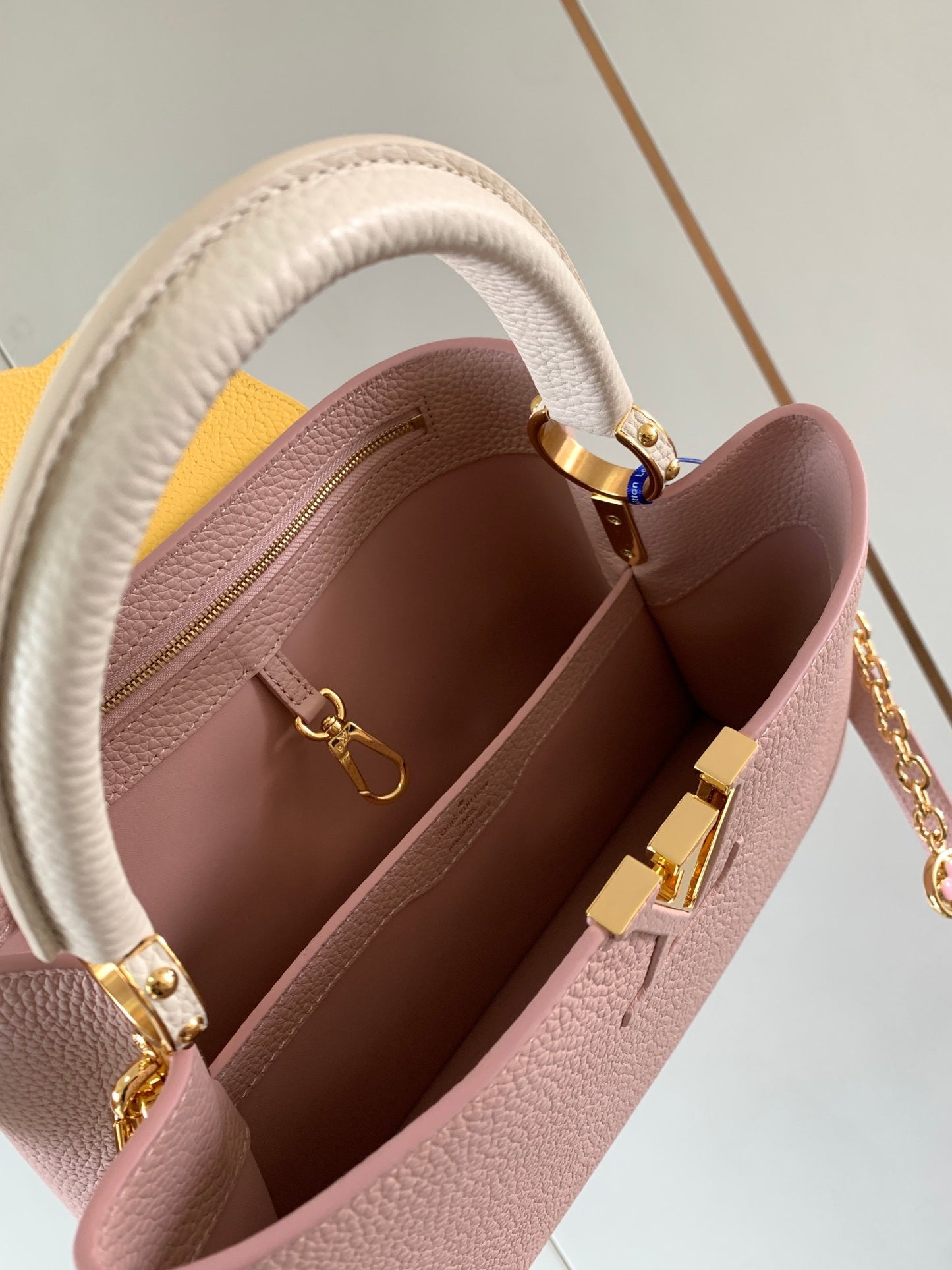 Louis Vuitton Capucines Medium Bag In Pink With Beige Handle