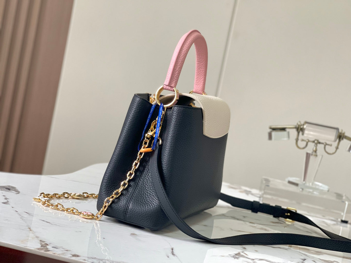 Louis Vuitton Capucines Medium Bag In Black With Pink Handle