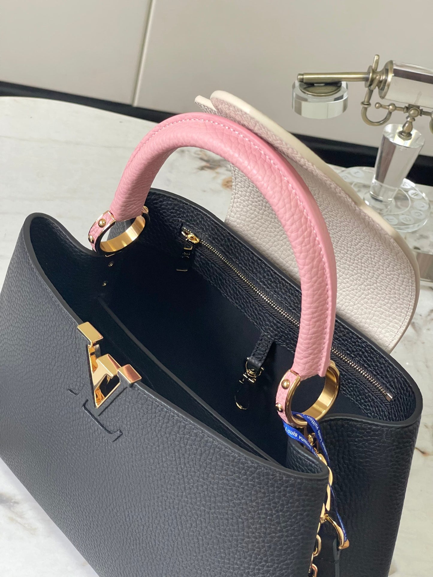 Louis Vuitton Capucines Medium Bag In Black With Pink Handle