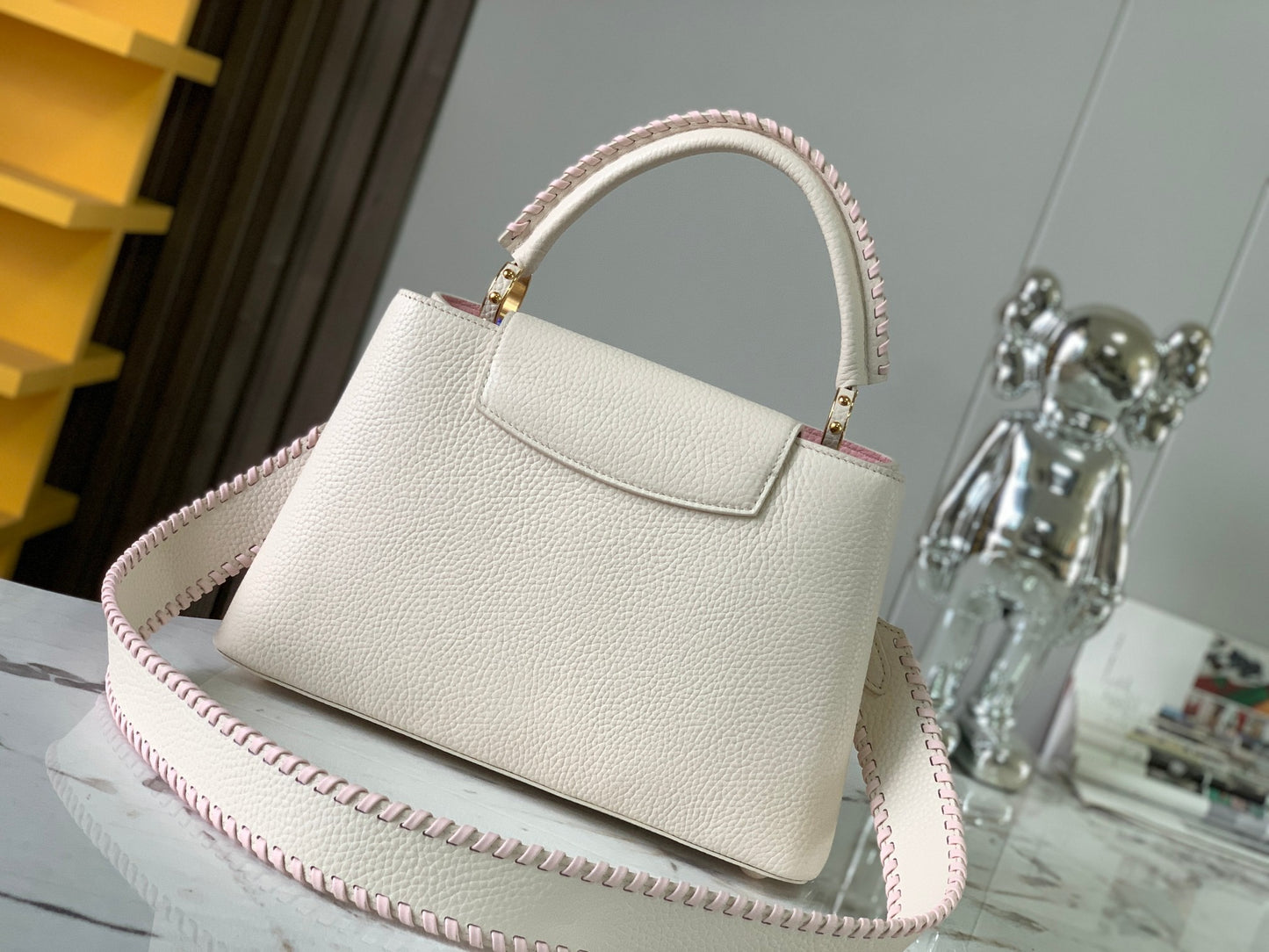 Louis Vuitton Capucines Medium Bag In Beige