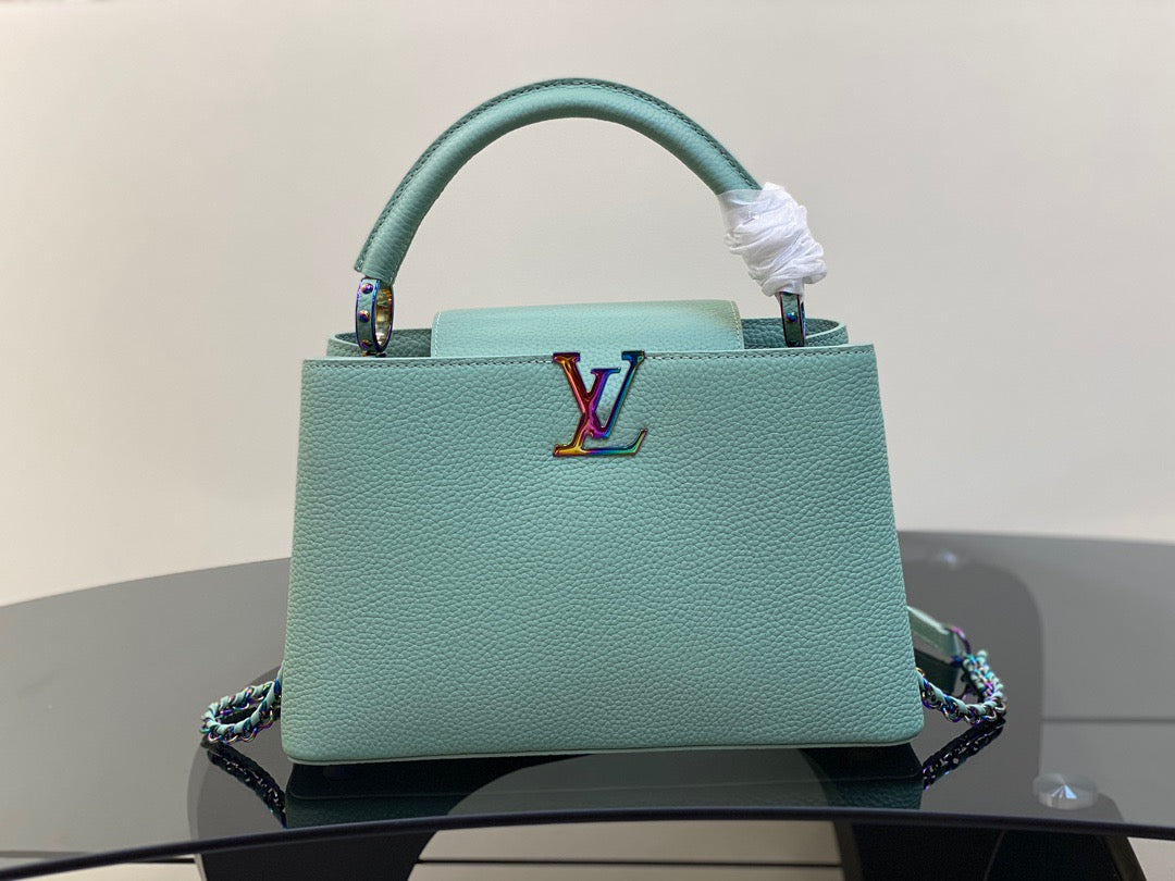 Louis Vuitton Capucines Medium Bag In Green