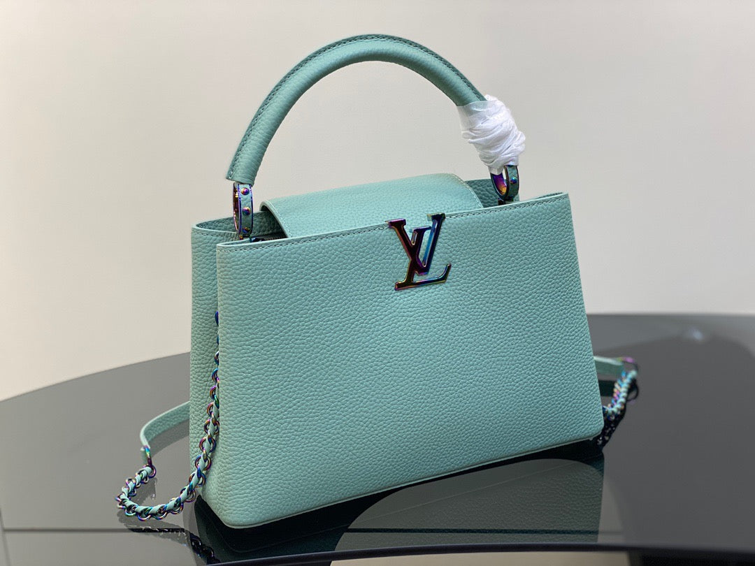 Louis Vuitton Capucines Medium Bag In Green