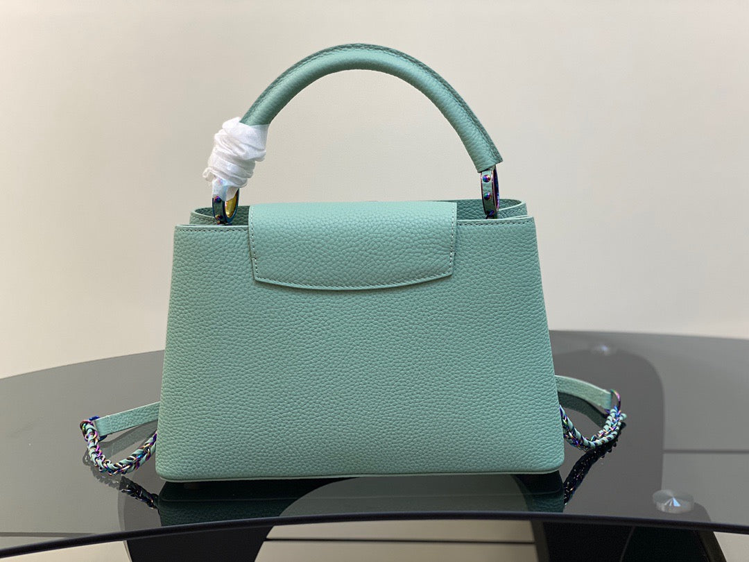 Louis Vuitton Capucines Medium Bag In Green