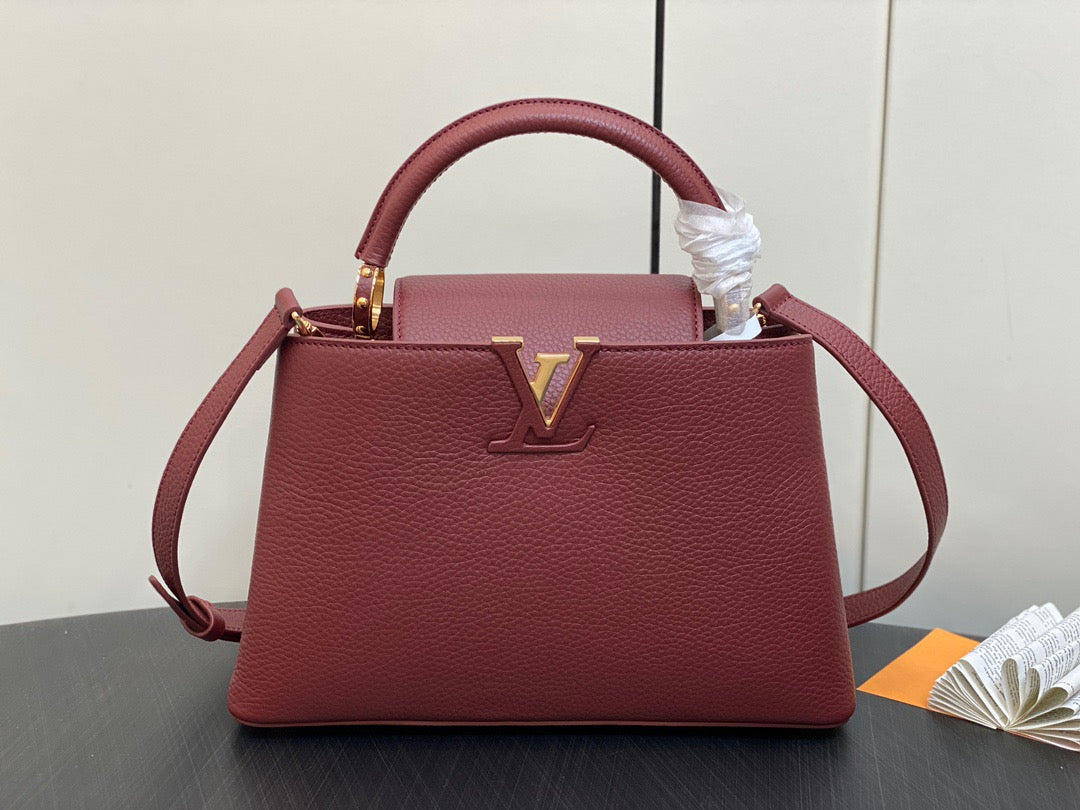 Louis Vuitton Capucines Medium Bag In Burdungy