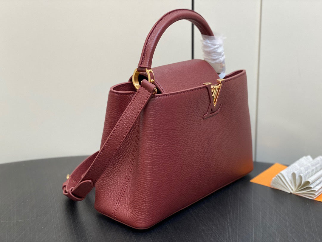 Louis Vuitton Capucines Medium Bag In Burdungy