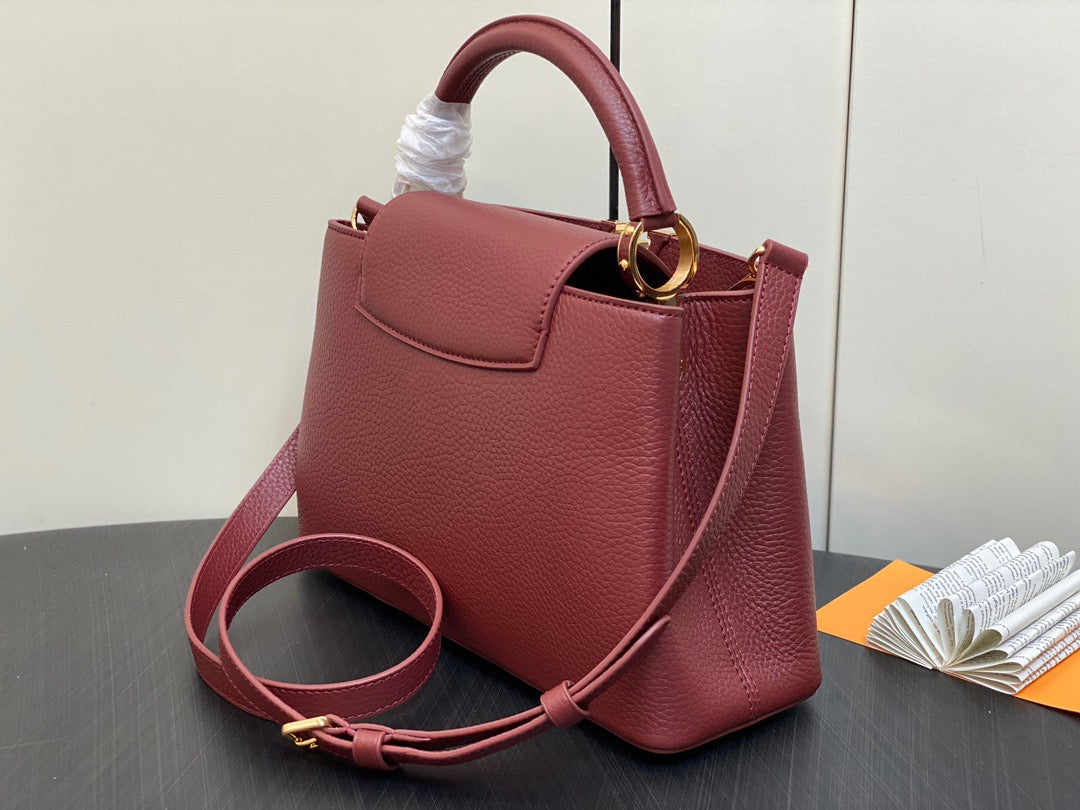 Louis Vuitton Capucines Medium Bag In Burdungy