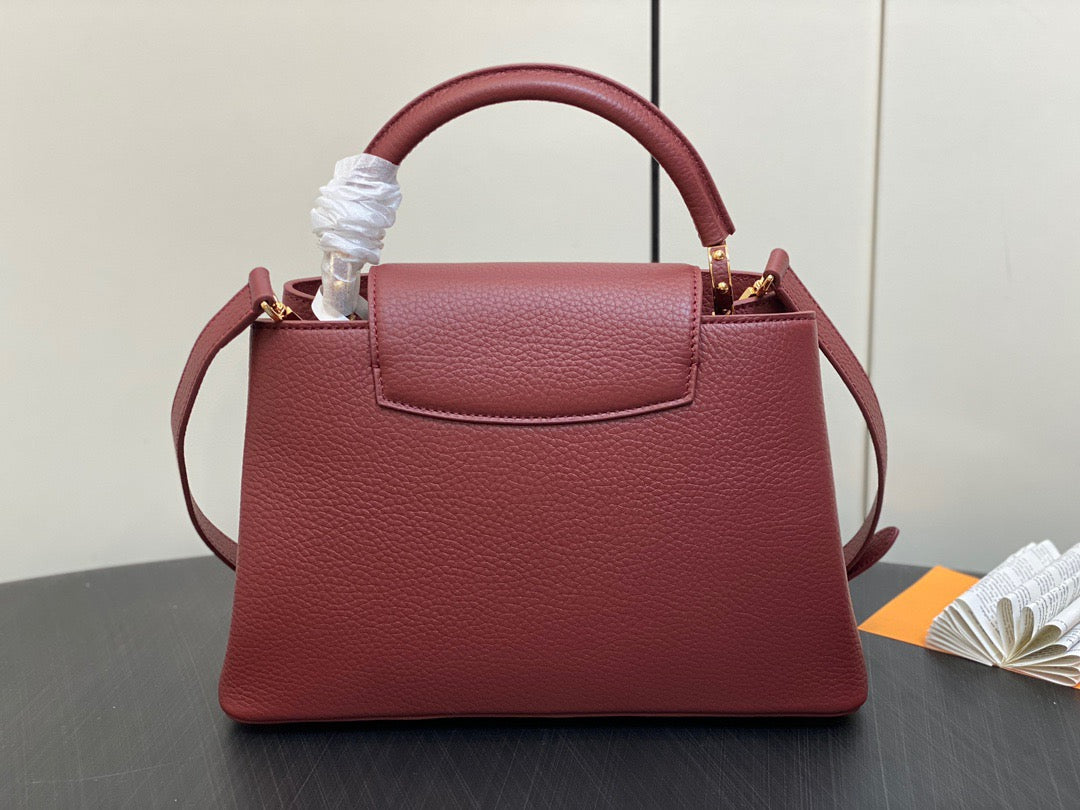 Louis Vuitton Capucines Medium Bag In Burdungy