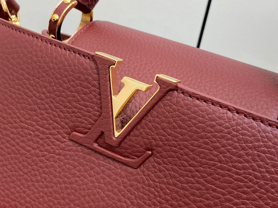 Louis Vuitton Capucines Medium Bag In Burdungy