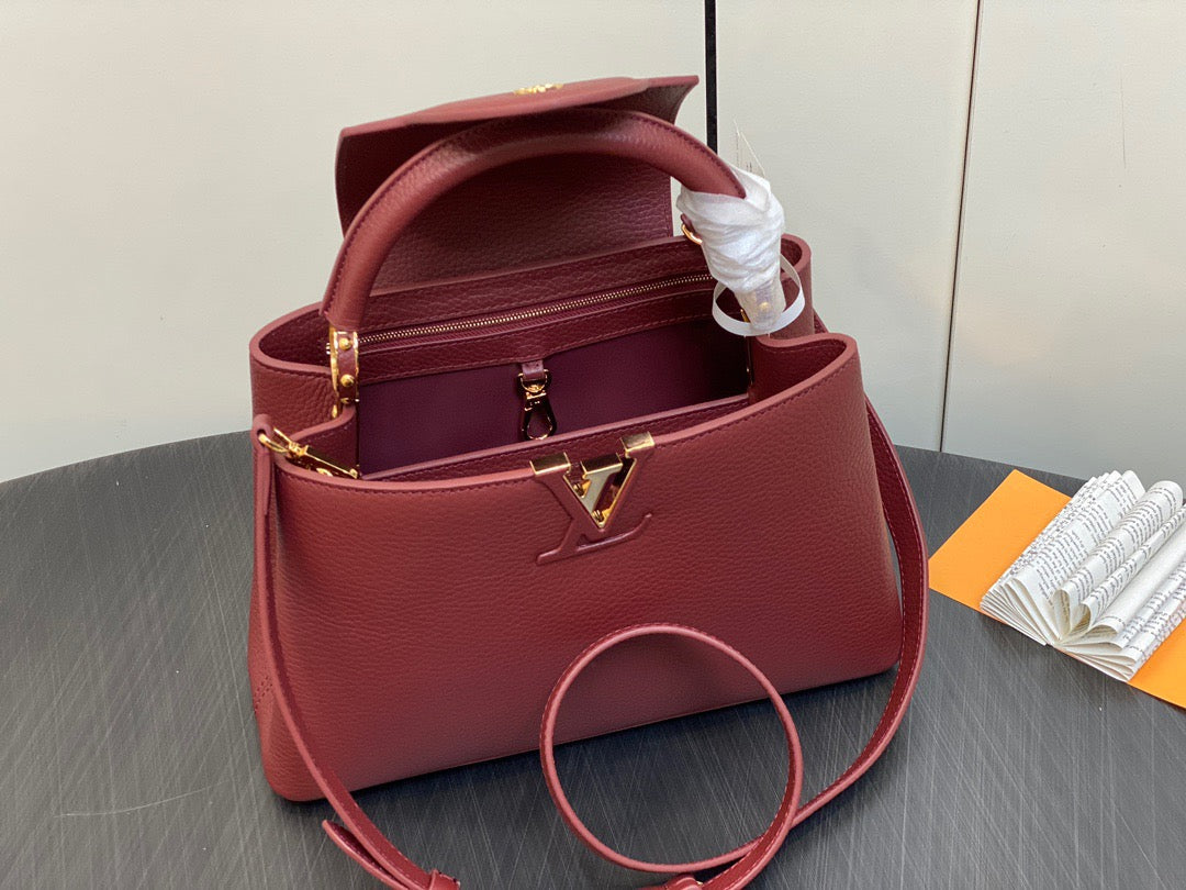 Louis Vuitton Capucines Medium Bag In Burdungy