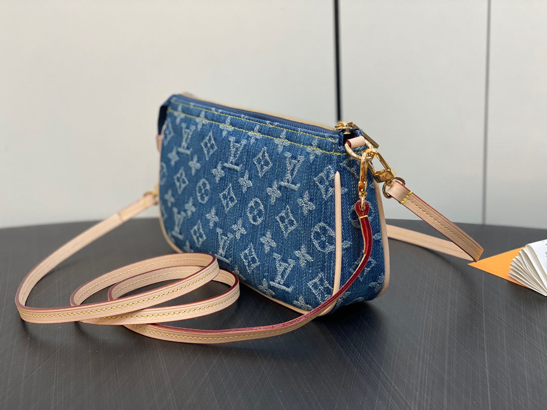 Louis Vuitton Large Pochette Accessories In Blue Denim Presbyopia