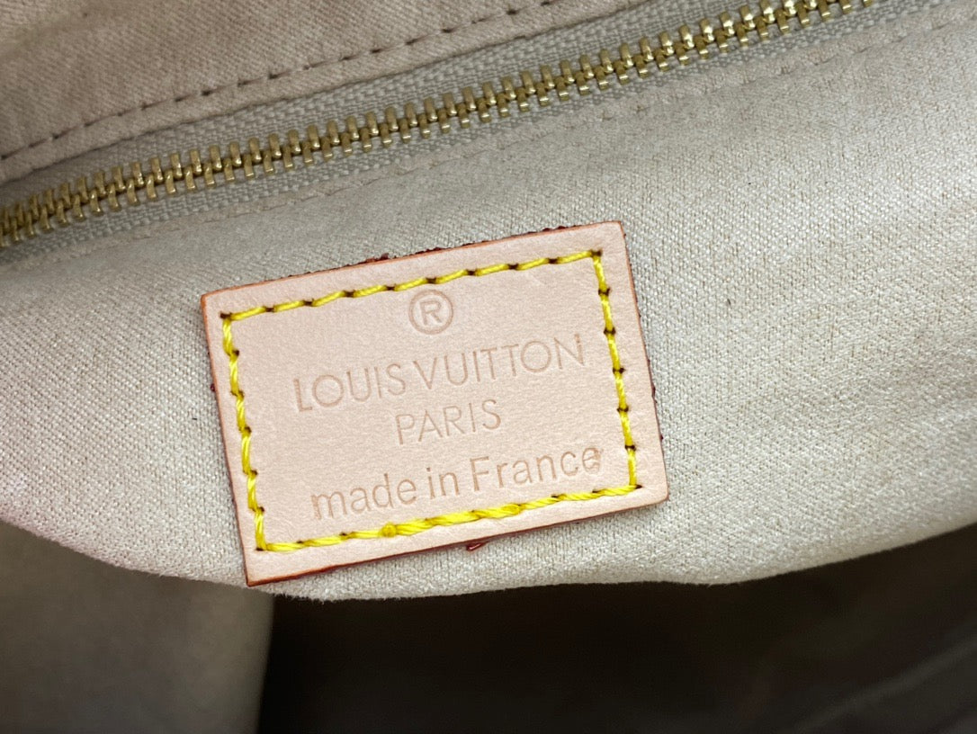 Louis Vuitton Artsy Beige Checkerboard Empreinte Leather With Beige Lining