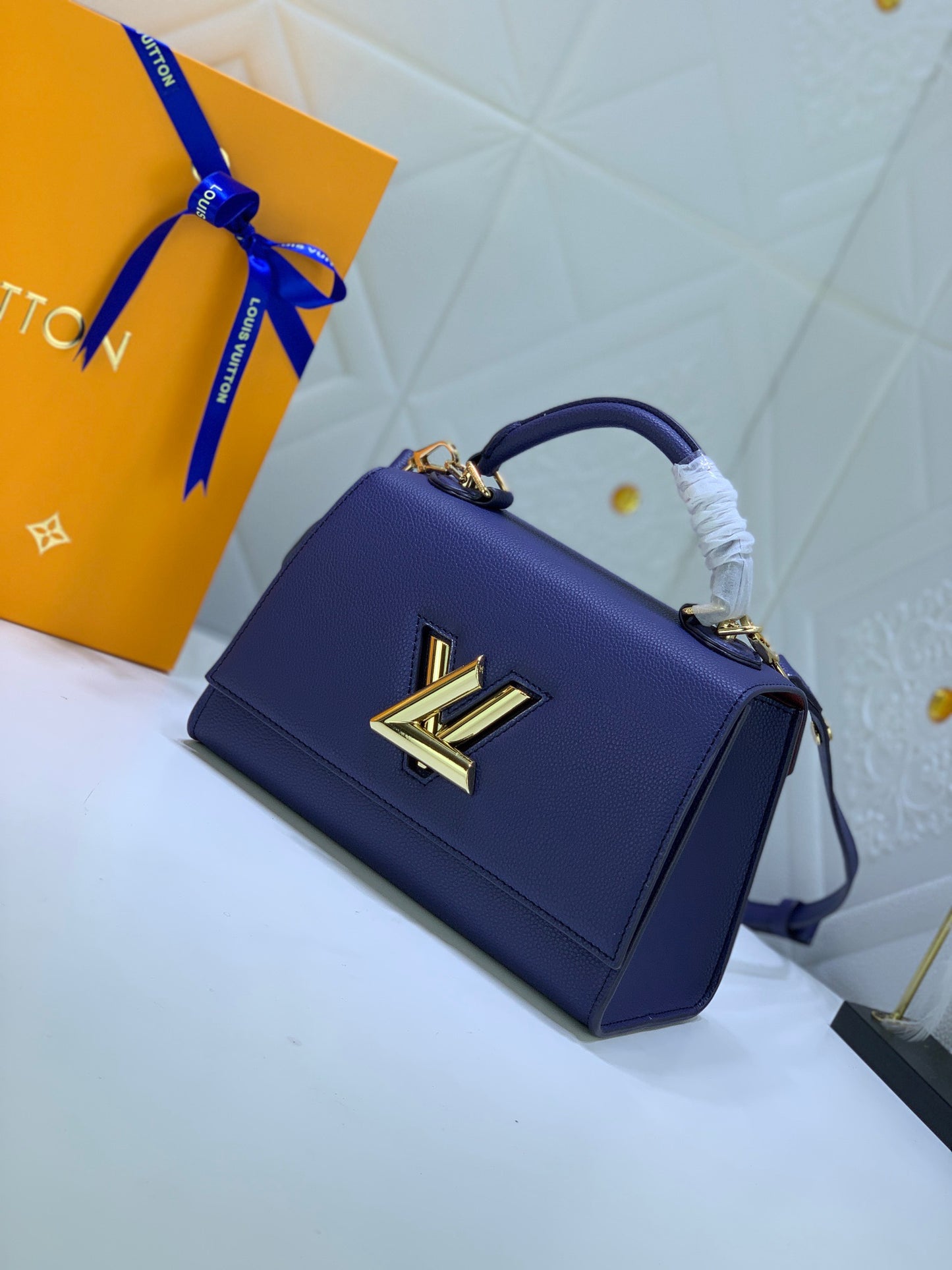 Louis Vuitton Twist Pouch In Dark Blue Epi Leather With Handle