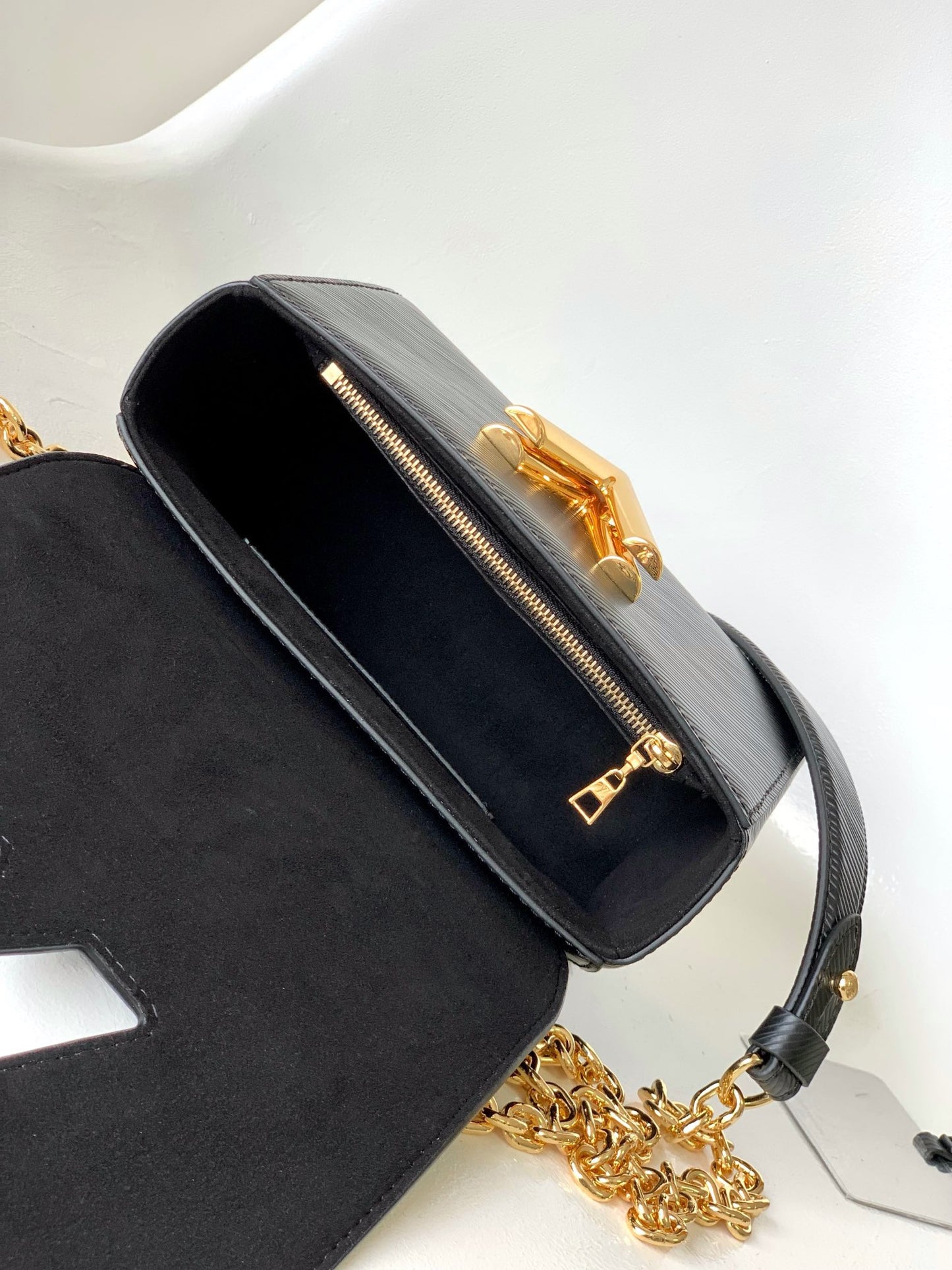 Louis Vuitton Twist Pouch In Black Epi Leather With Gold Chain