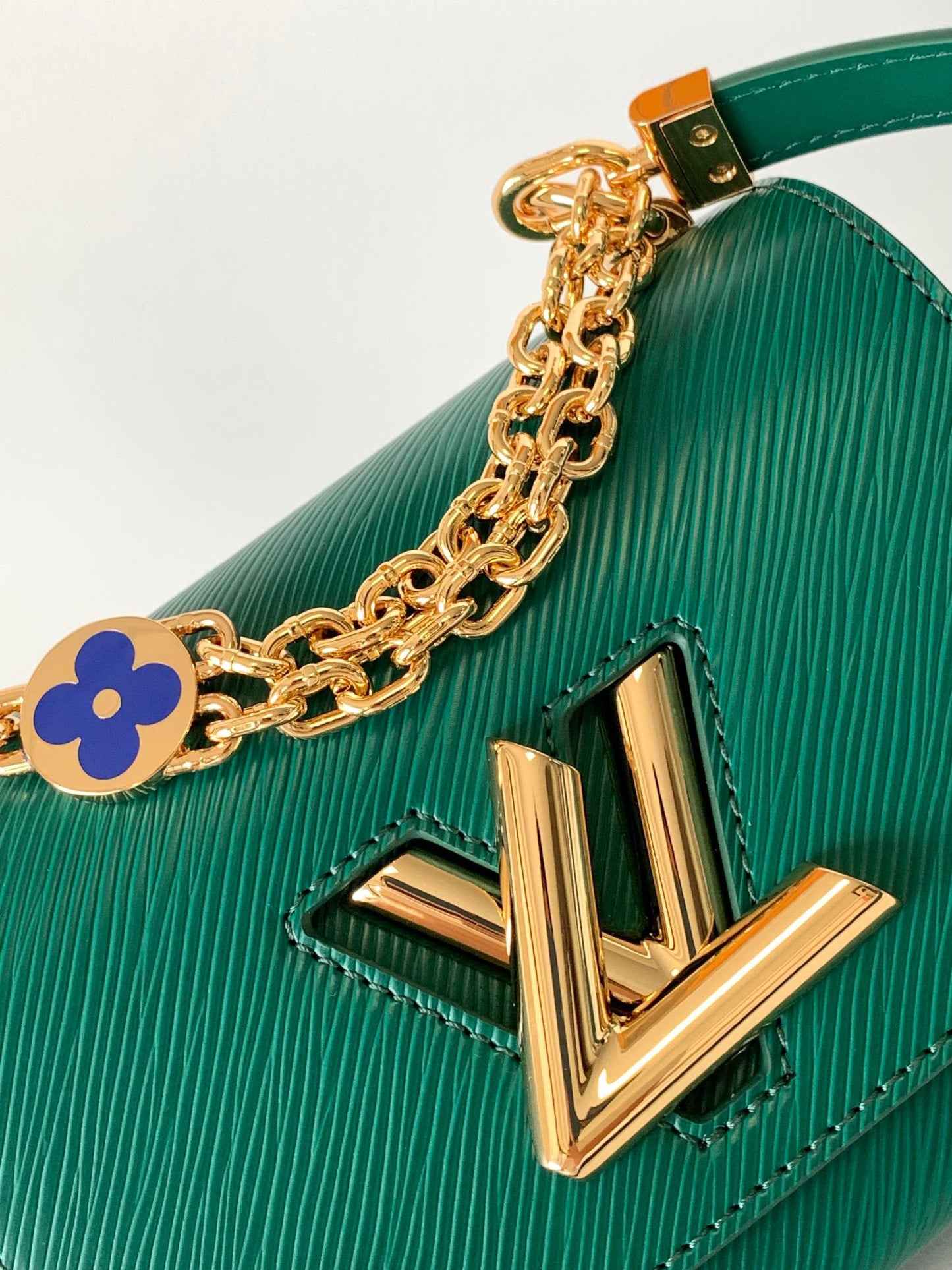 Louis Vuitton Twist Pouch In Dark Green Epi Leather With Gold Chain