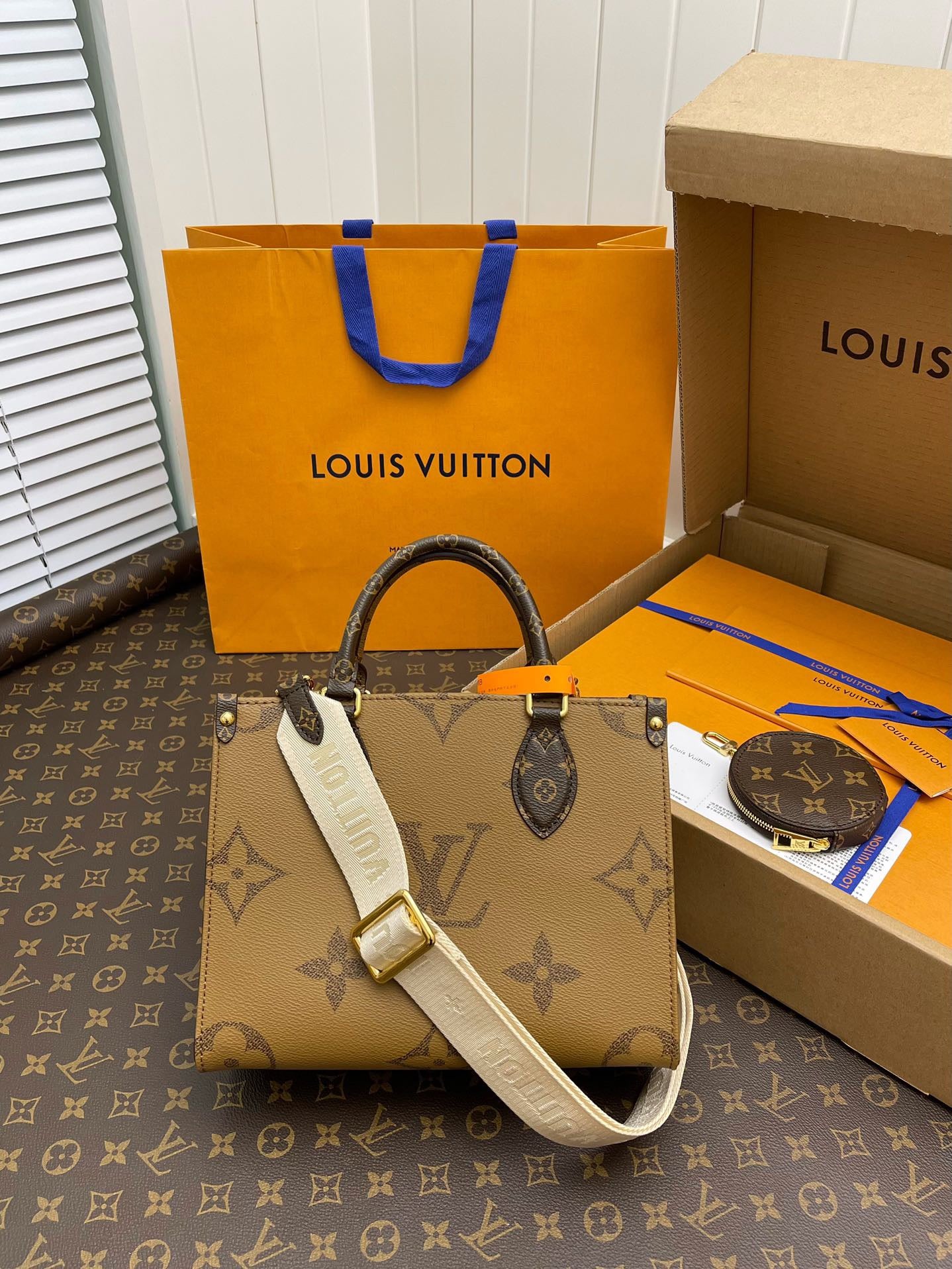 Louis Vuitton Onthego In Brown Classic Presbyopia