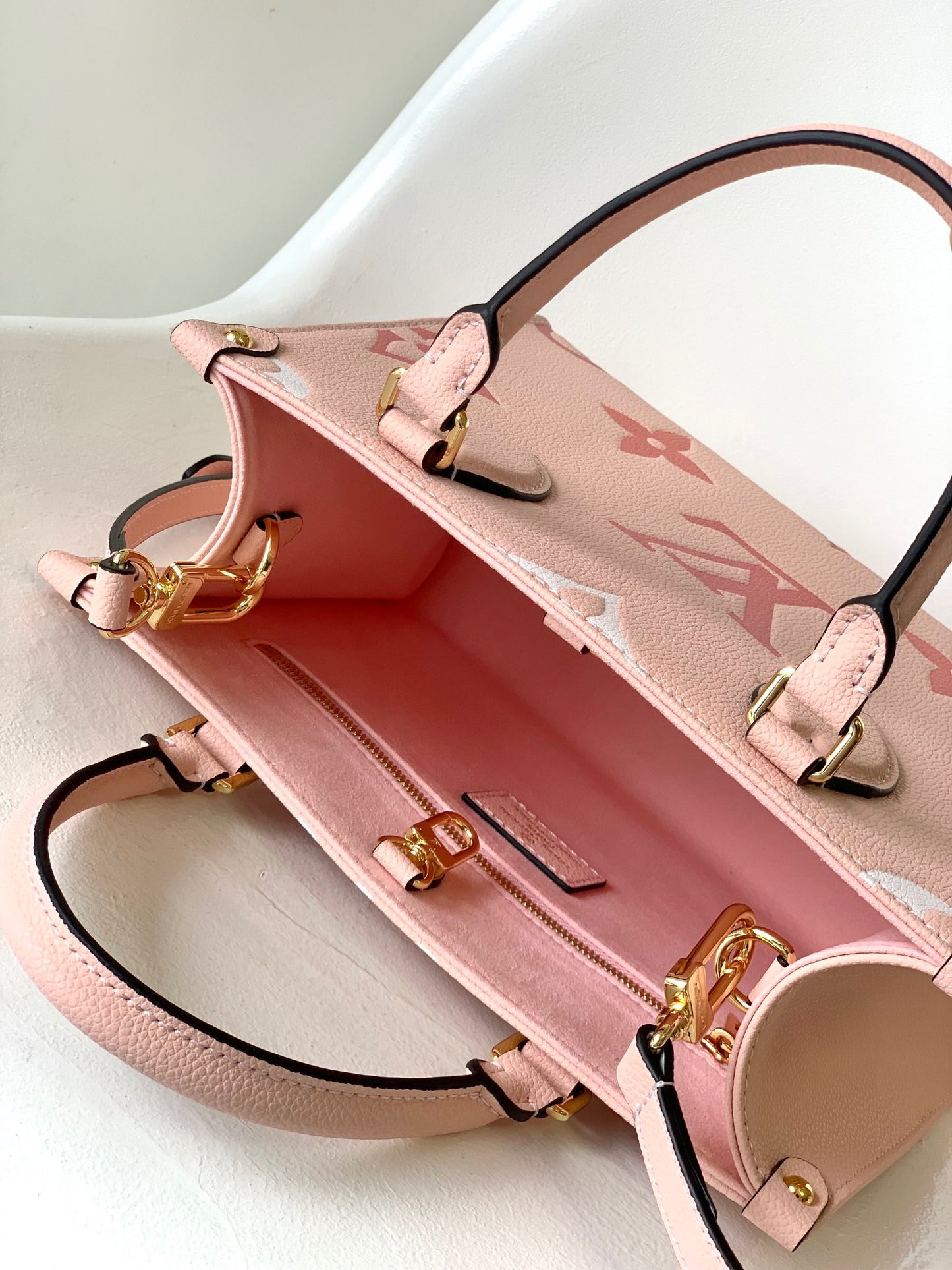 Louis Vuitton Onthego Bags In Pink Embossed Canvas 