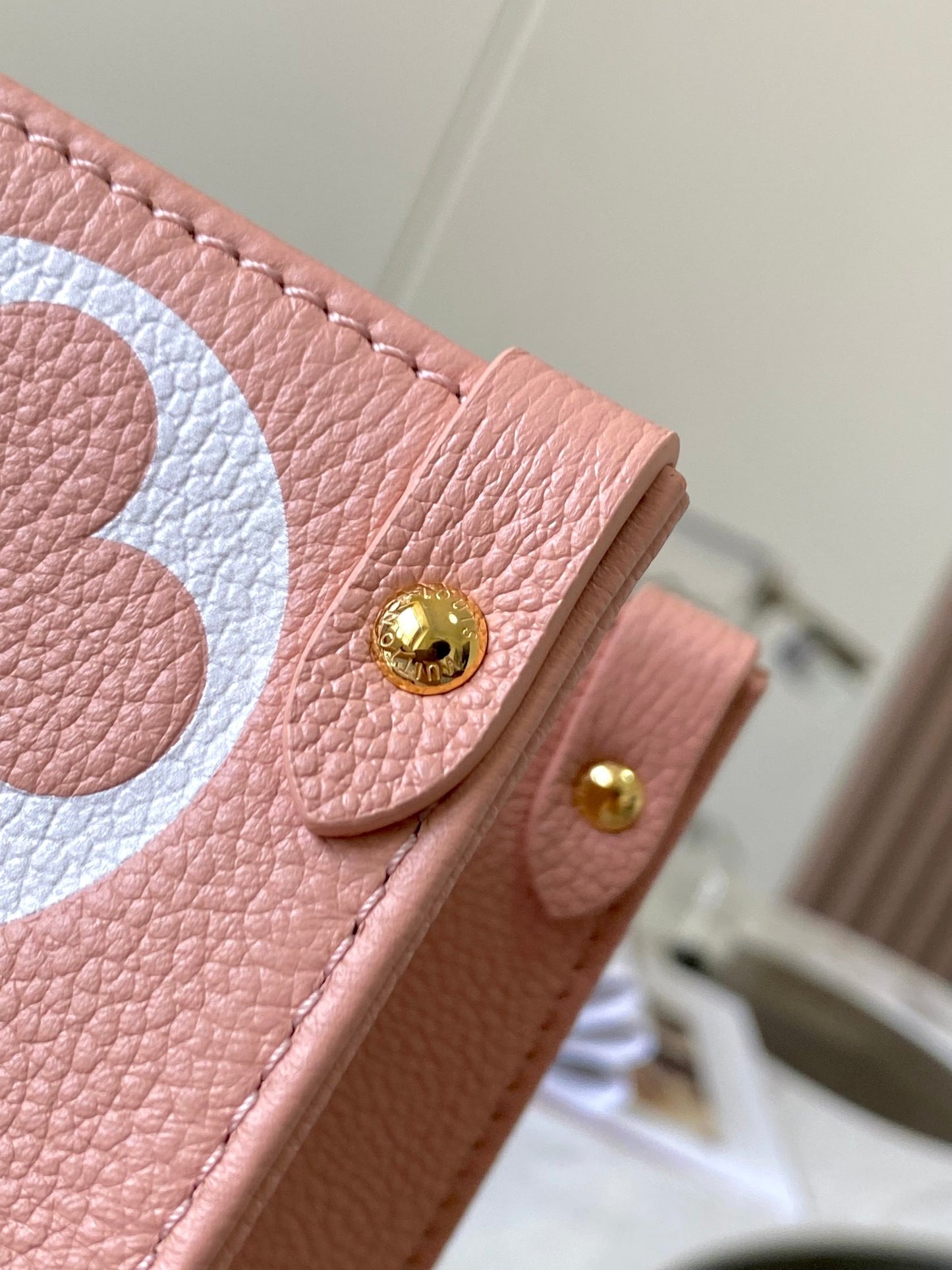 Louis Vuitton Onthego Handbags With Pink Embossed