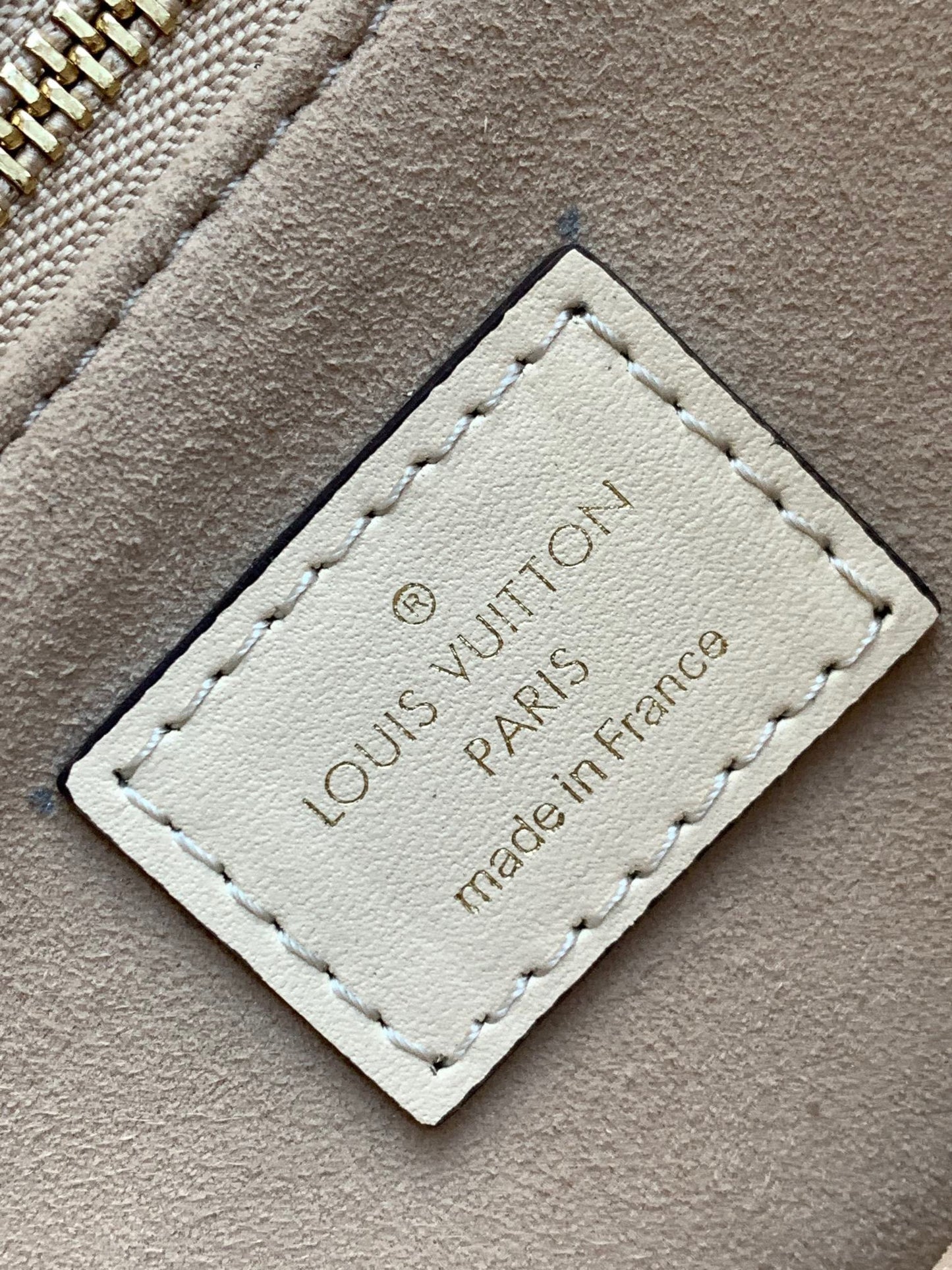 Louis Vuitton Onthego Handbags With Beige Embossed