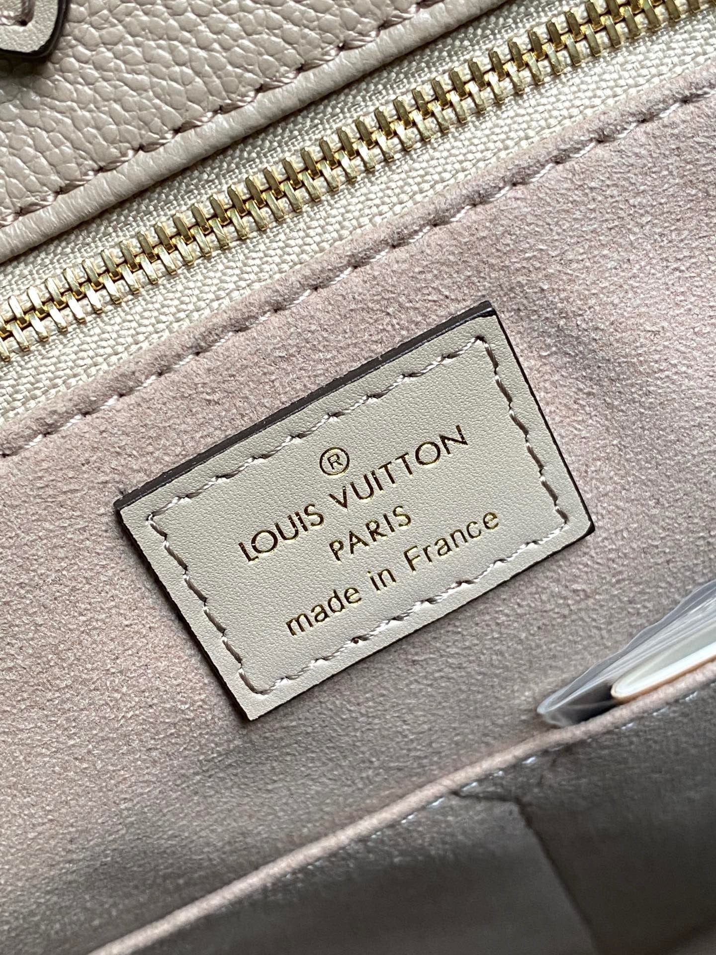 Louis Vuitton Onthego Handbags With Gray Embossed