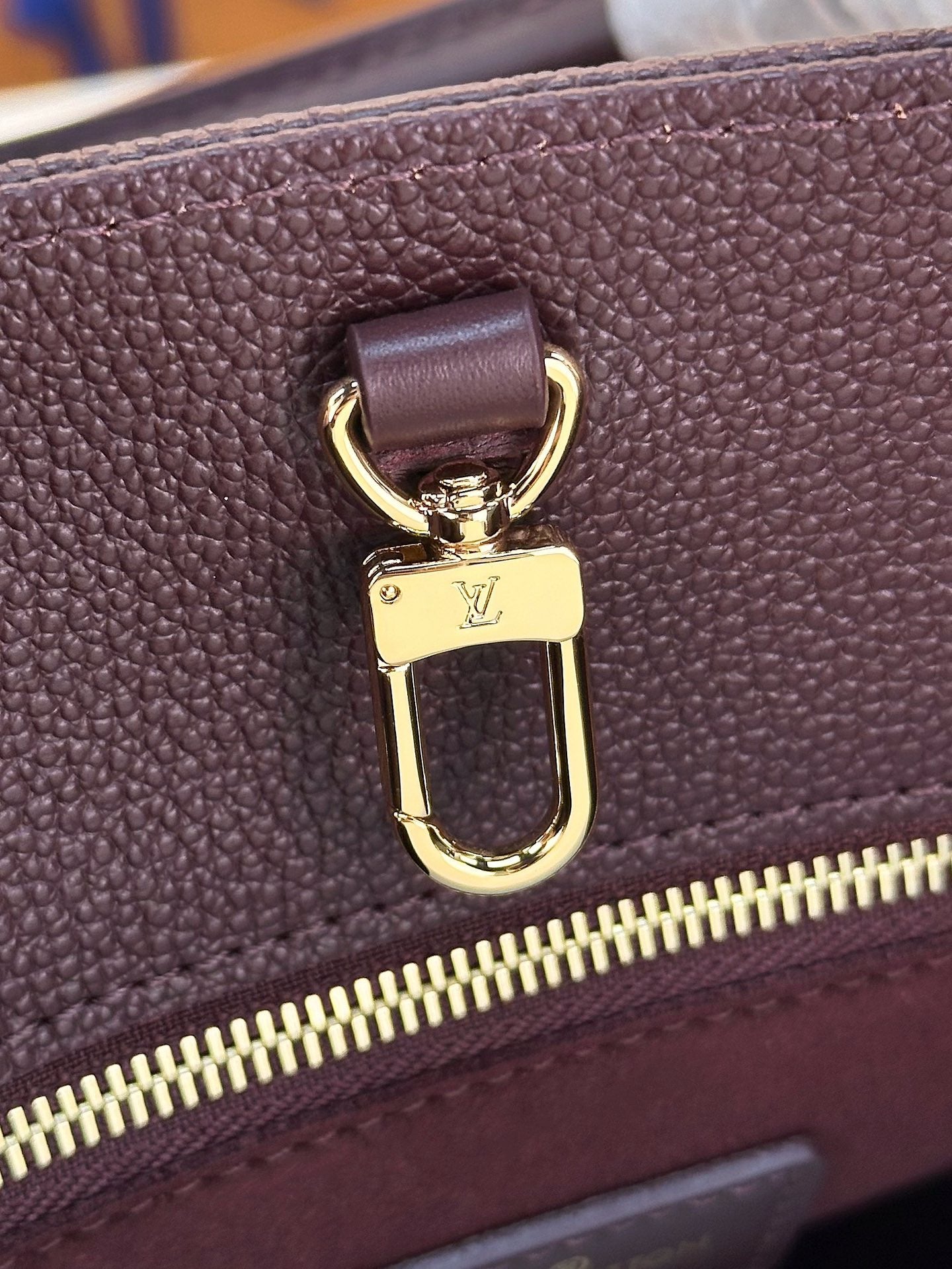 Louis Vuitton Onthego Handbags With Burgundy Embossed