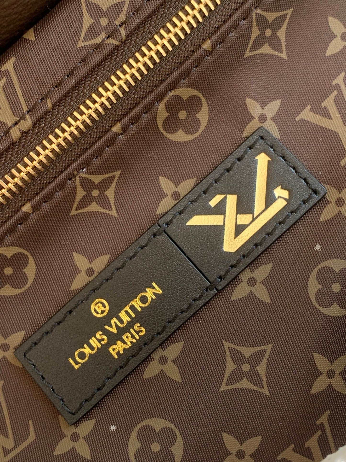 Louis Vuitton Onthego Handbags In Military Green Pillow Series