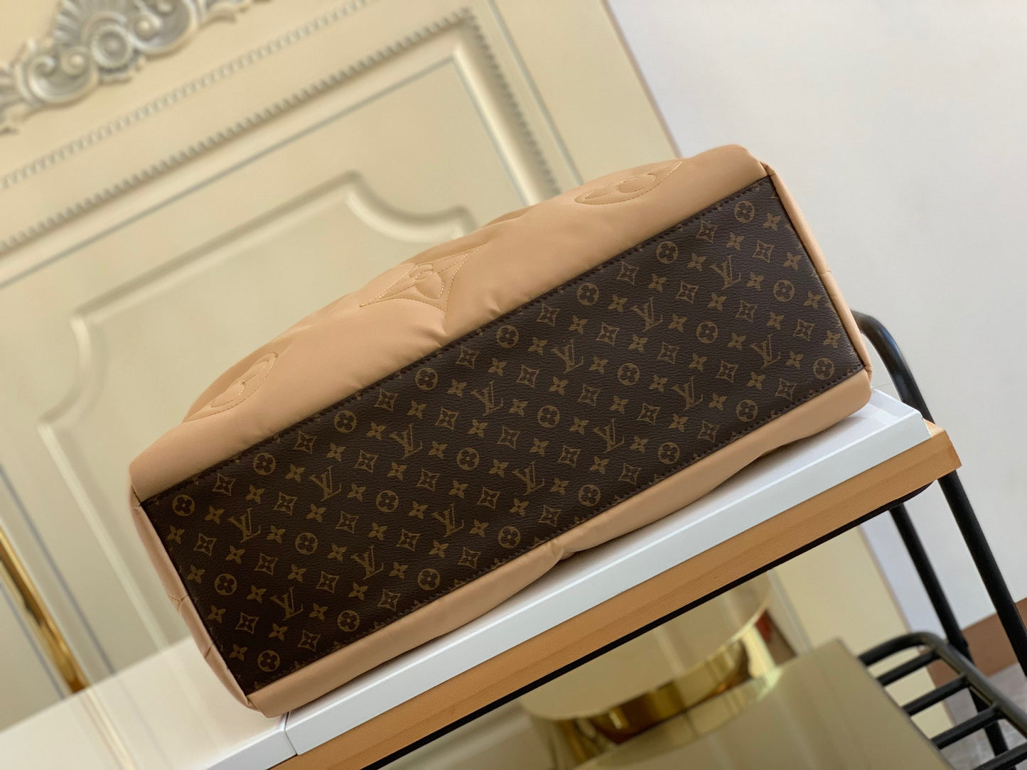 Louis Vuitton Onthego Handbags In Light Brown Pillow Series