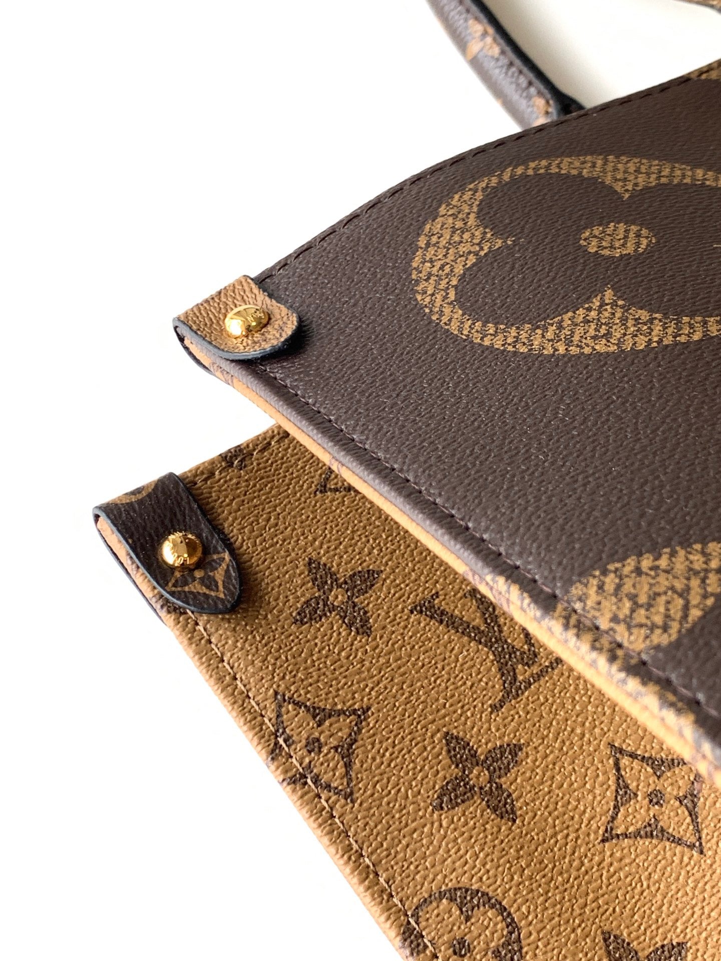 Louis Vuitton Onthego Handbags With Brown Embossed