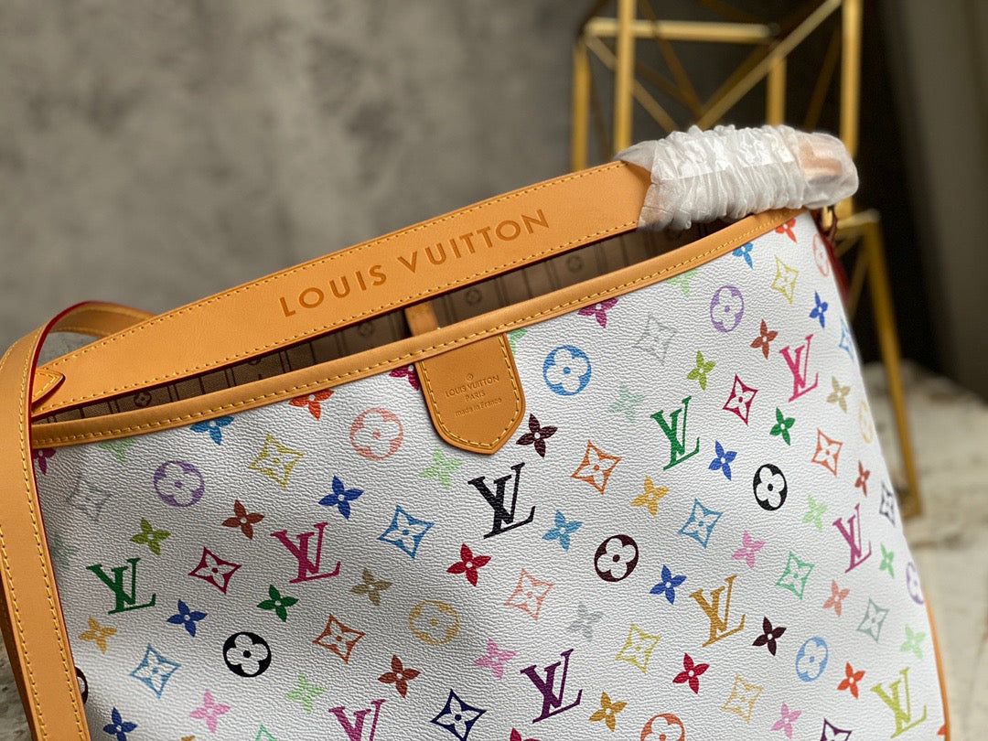 Louis Vuitton Graceful Monogram Canvas In White With Retro Presbyopia