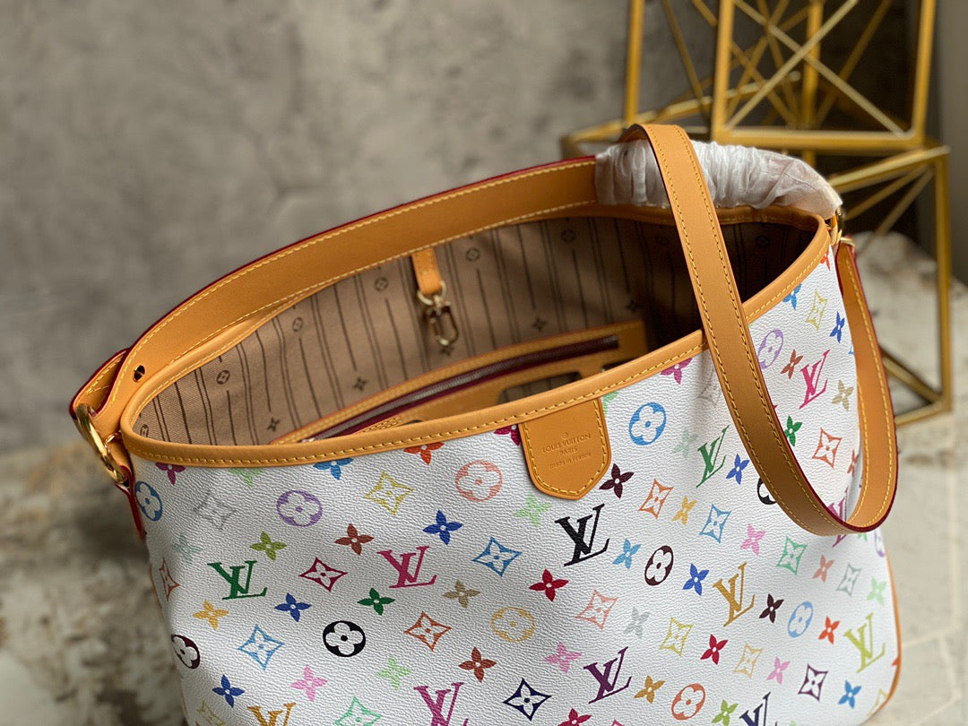 Louis Vuitton Graceful Monogram Canvas In White With Retro Presbyopia