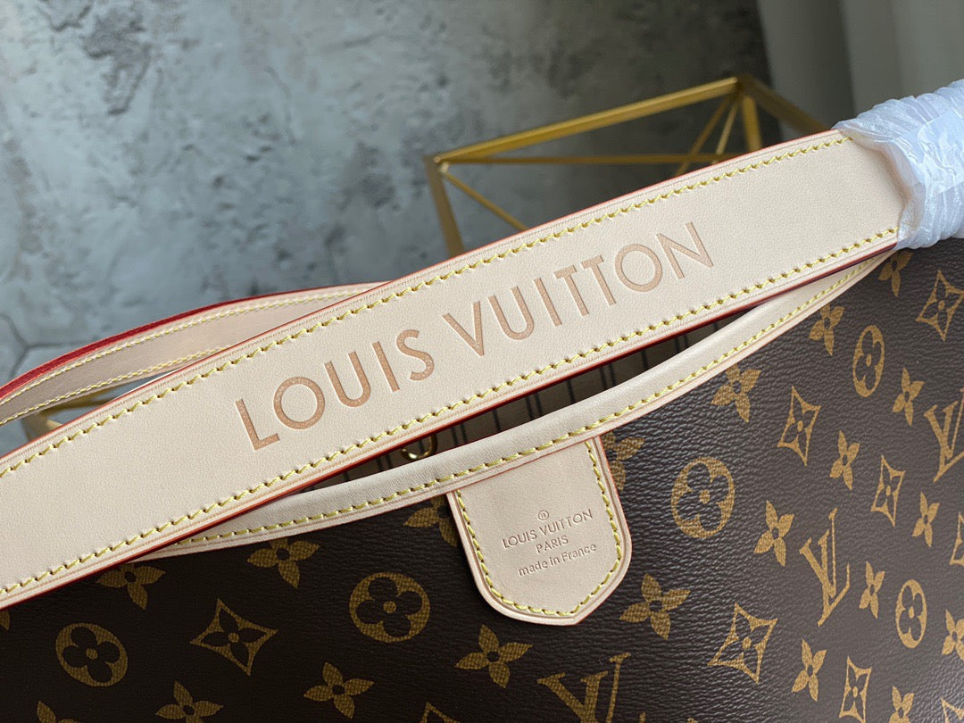 Louis Vuitton Graceful Monogram Canvas In Brown With Retro Presbyopia