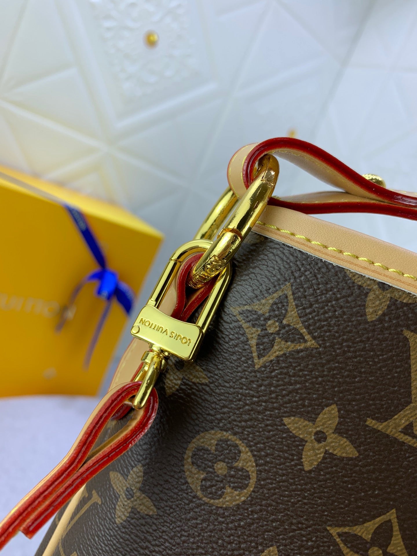 Louis Vuitton Graceful Monogram Canvas In Brown Retro Presbyopia With  Striped Lining