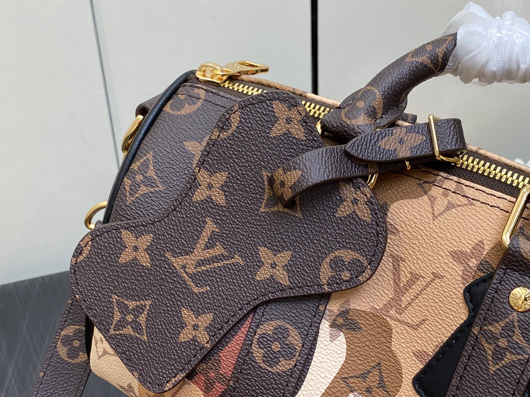 Louis Vuitton Keepall Bandouliere 25 Monogram Portrait Series Embossed