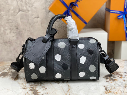 Louis Vuitton Keepall Bandouliere 25 Monogram Black Polka Dots