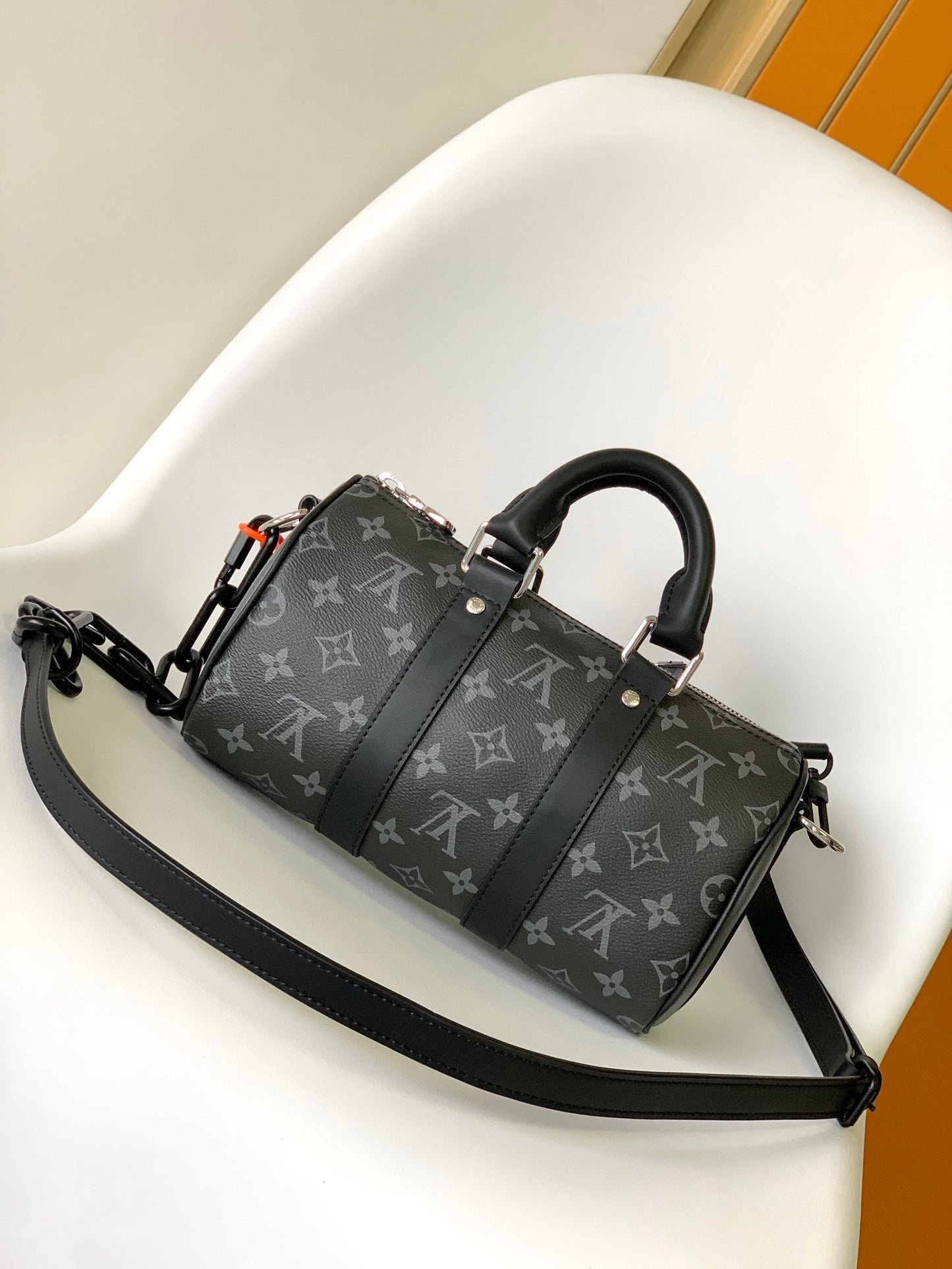 Louis Vuitton Keepall Bandouliere 25 Monogram Gray Classic Presbyopia