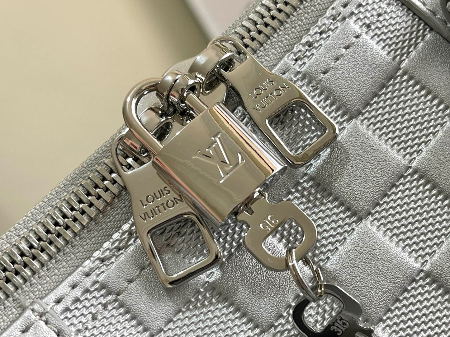 Louis Vuitton Keepall Bandouliere 50 Monogram Gray Woven Bag