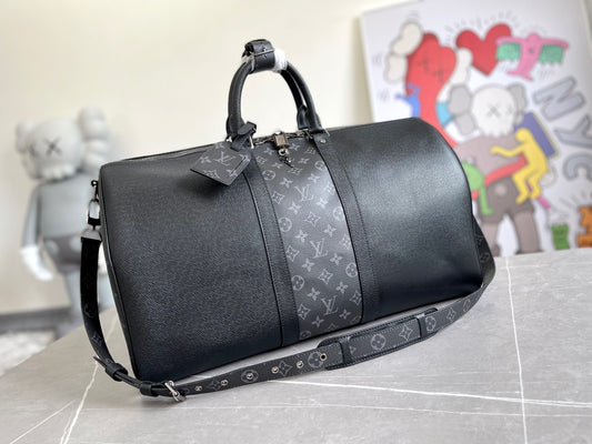 Louis Vuitton Keepall 50 Bandoulière Embossed Black