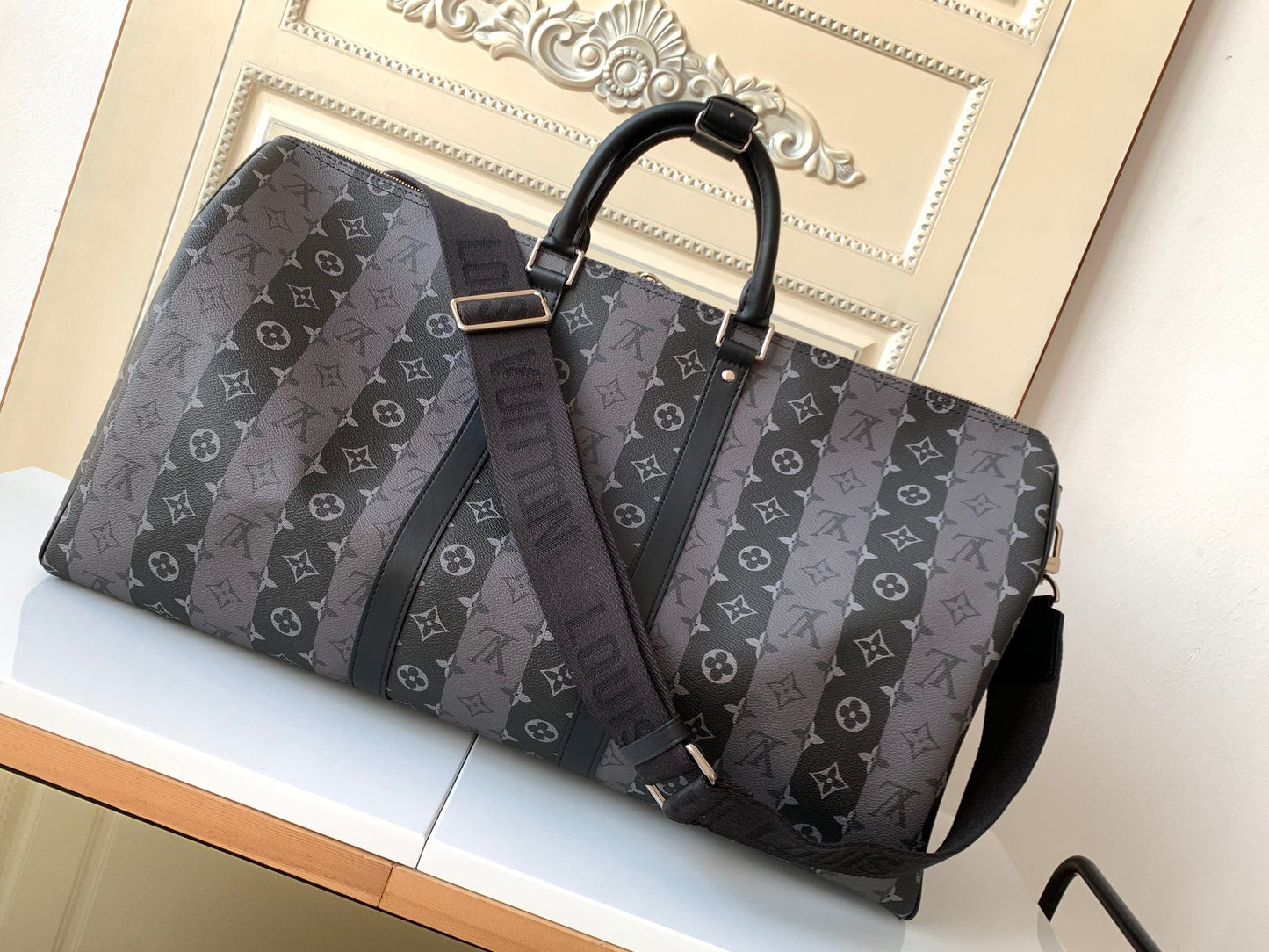 Louis Vuitton Keepall Bandouliere 55 Monogram Embossed Nigo Joint Brand