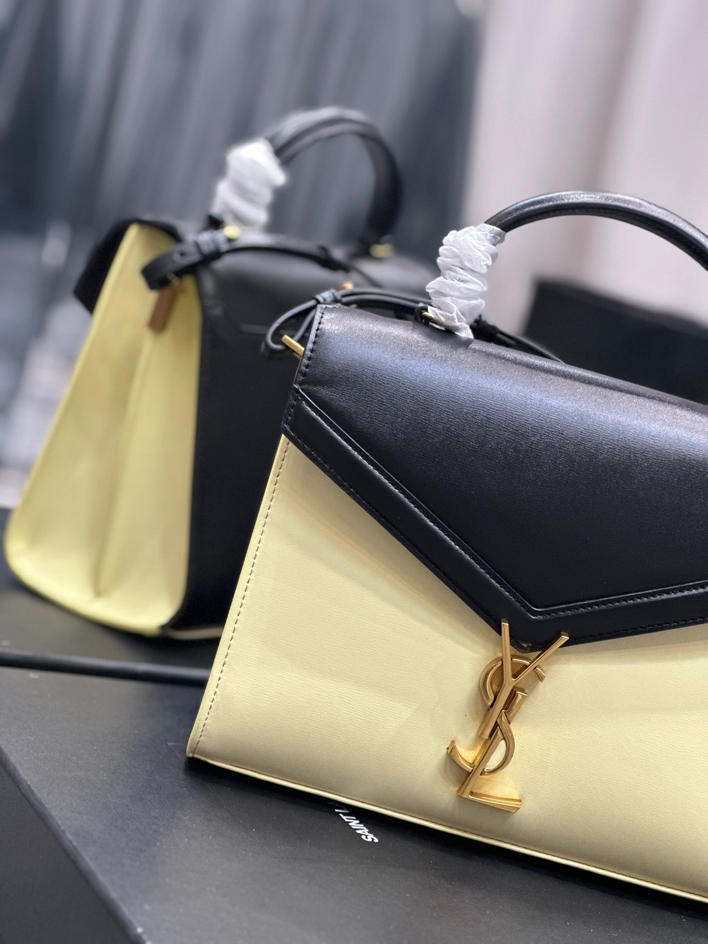 Saint Laurent Large Cassandra Bag In Black And Yellow Matching