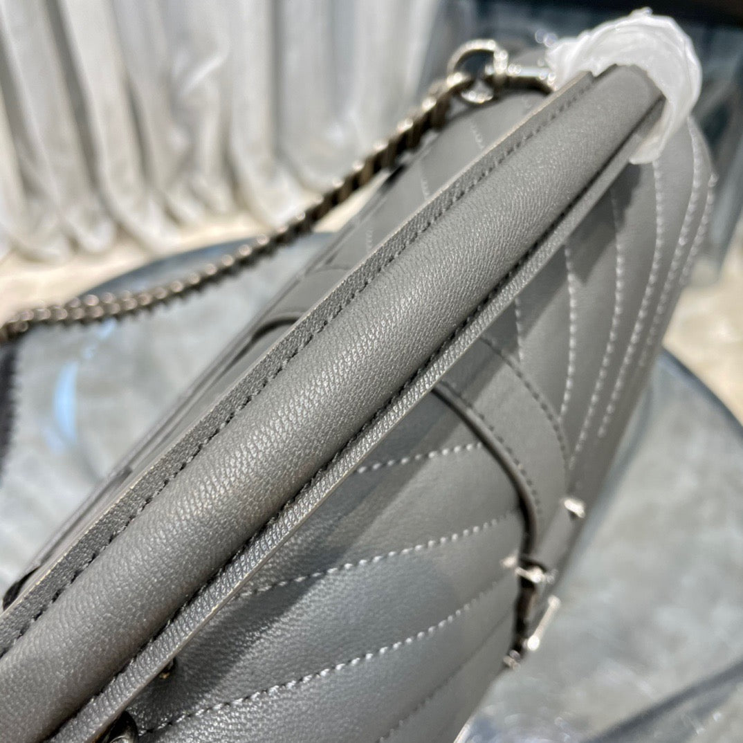 Saint Laurent College Medium Chain Bag In Gray Goatskin