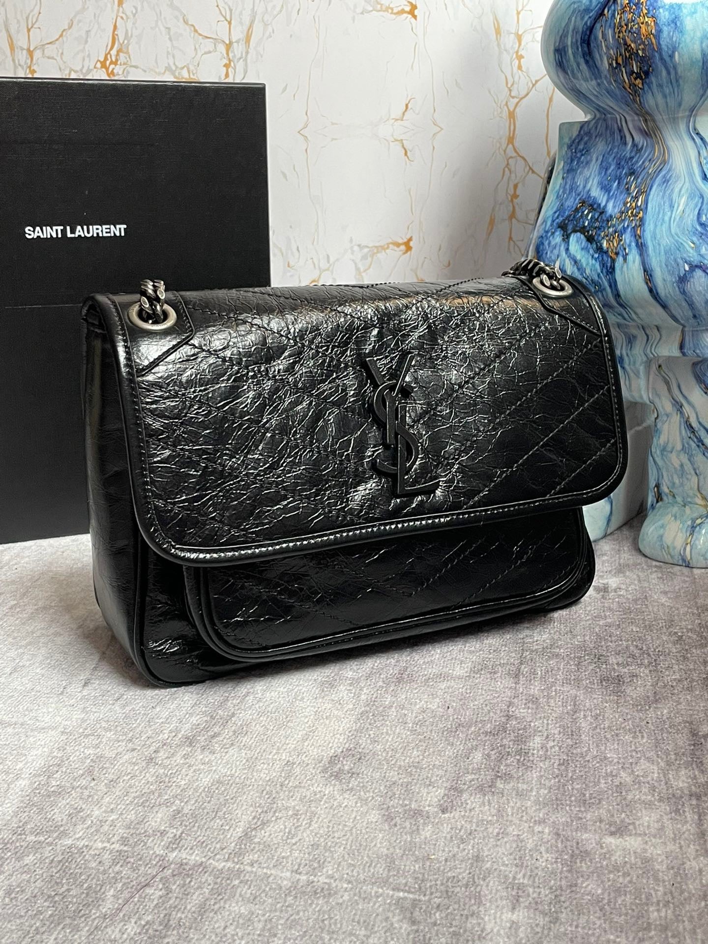 Saint Laurent Niki medium Black Crackle Chain Bag