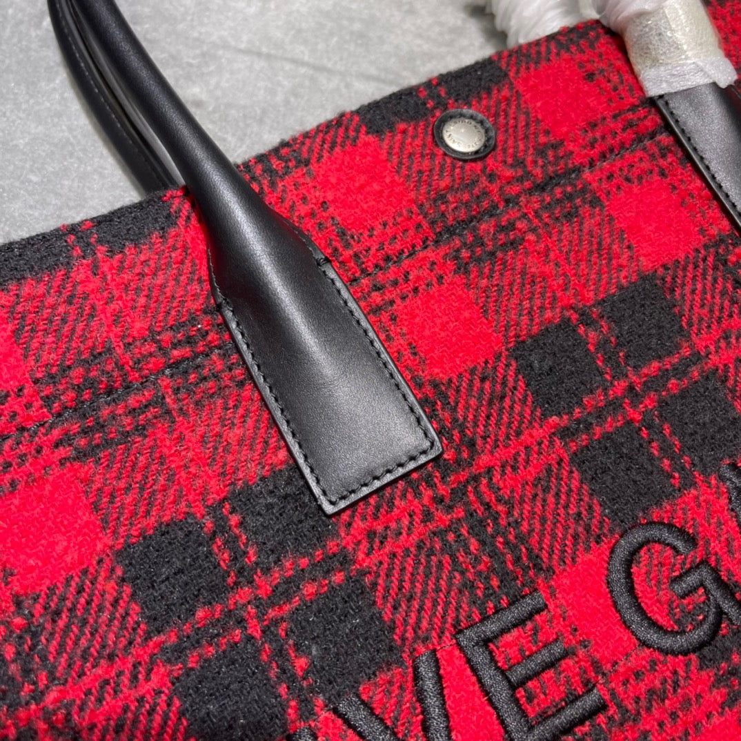 Saint Laurent Rive Gauche Tote Bag in Red And Black Plaid