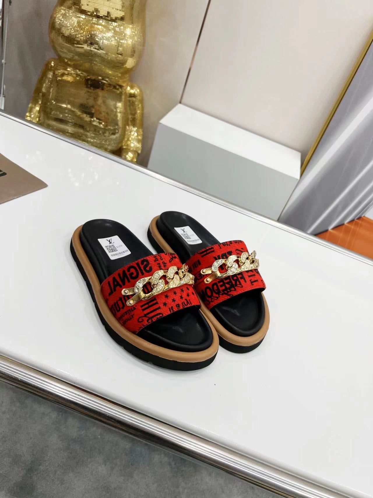 LV Slippers In Red Pattern With Metal Decoration