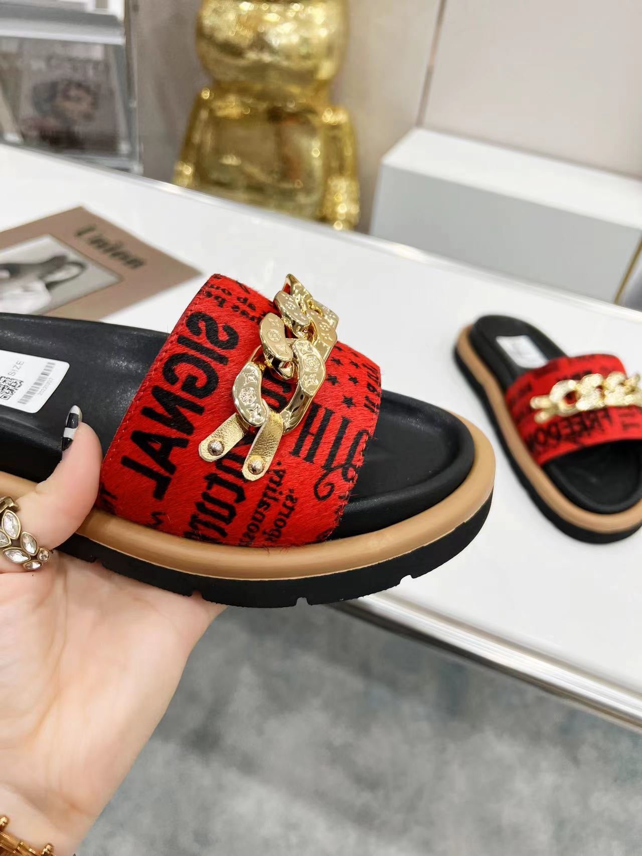 LV Slippers In Red Pattern With Metal Decoration