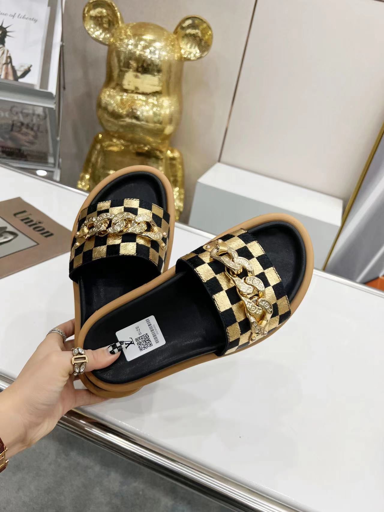 LV Slippers In Gold Checkerboard Pattern With Metal Decoration