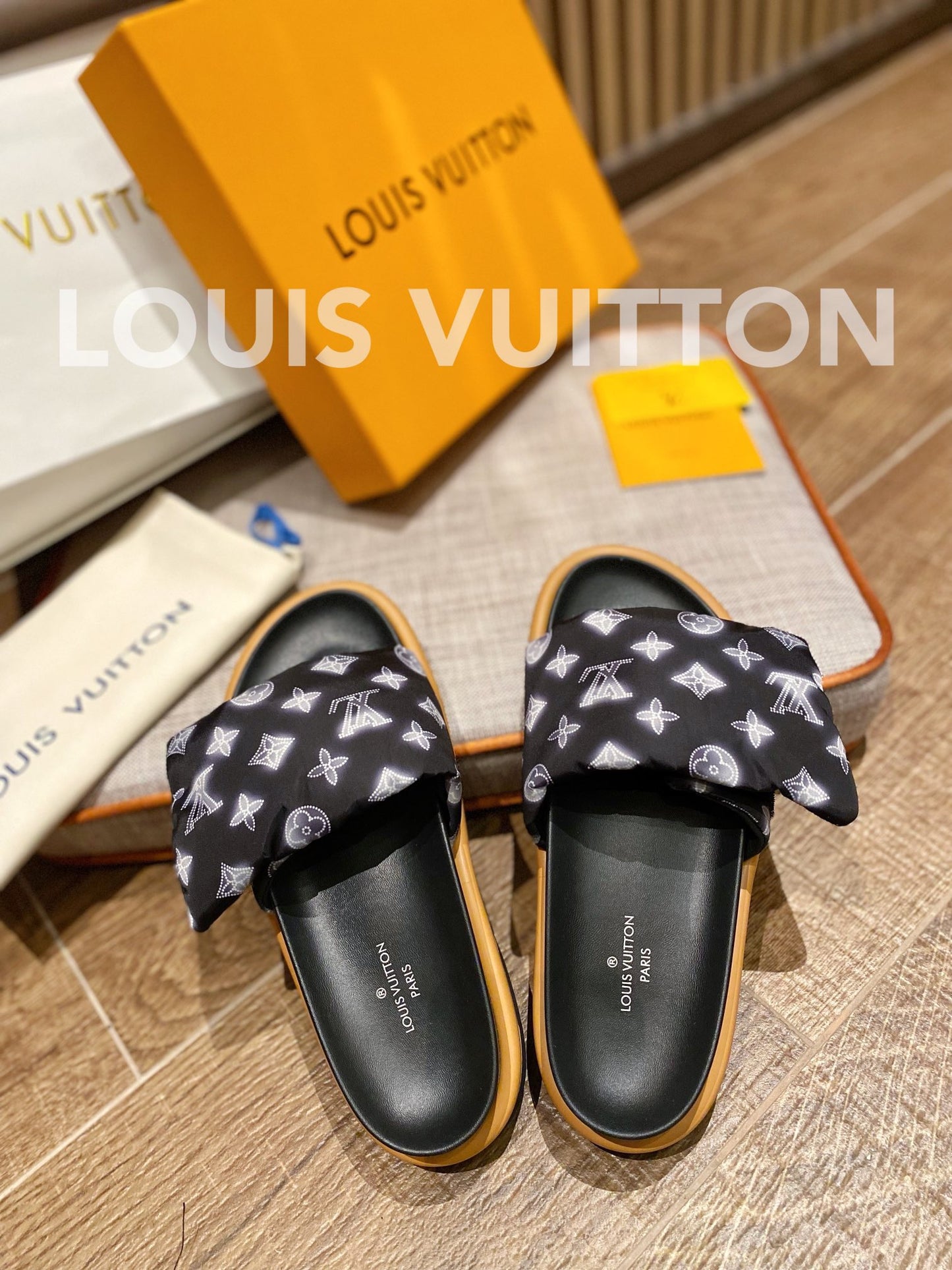 LV Black Classic Presbyopic Velcro Slippers