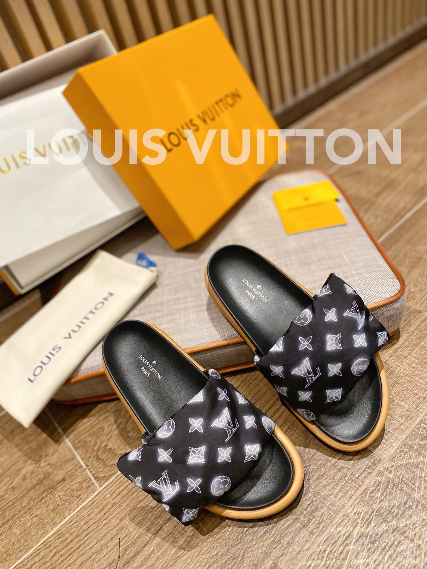 LV Black Classic Presbyopic Velcro Slippers