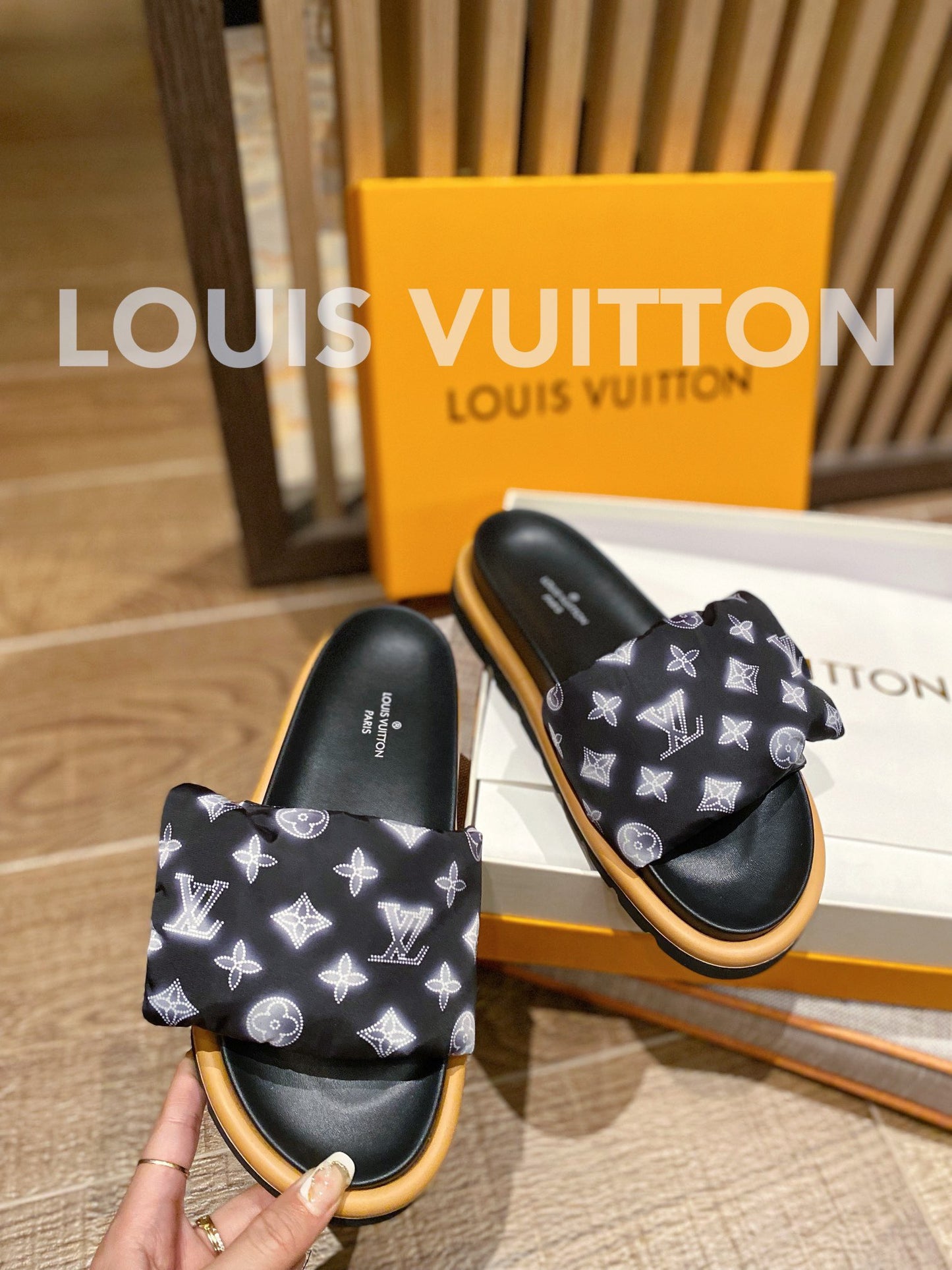 LV Black Classic Presbyopic Velcro Slippers